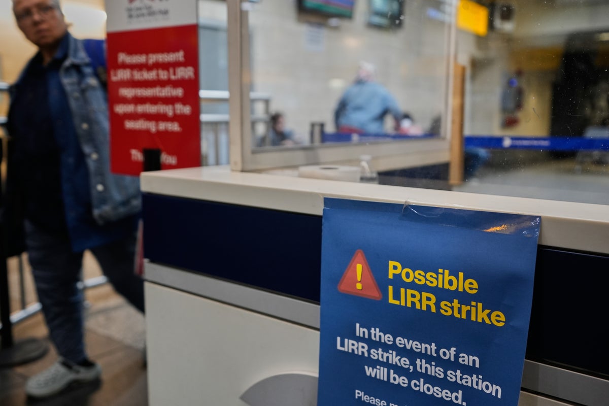 Strike deadline nears for New York-area train system with 250,000 daily commuters