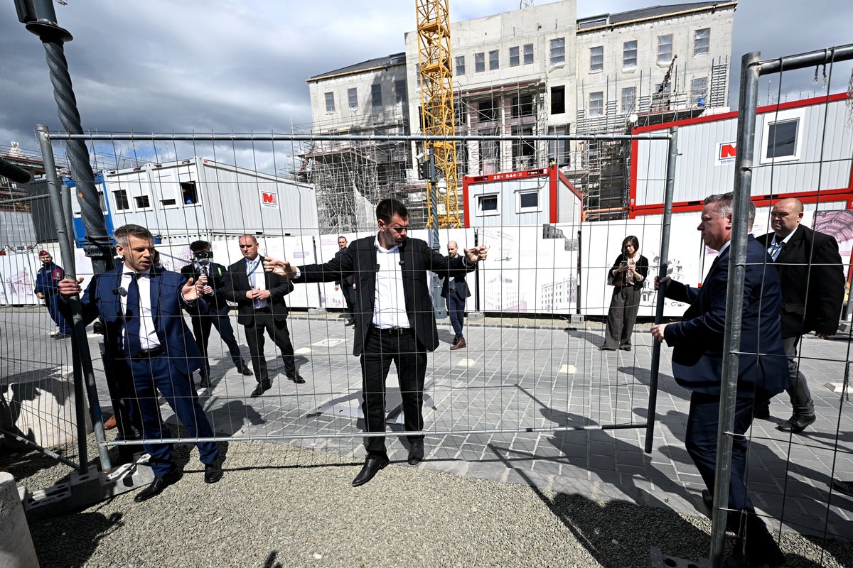 Hungary's new PM symbolically removes fences erected around Orbán's former offices