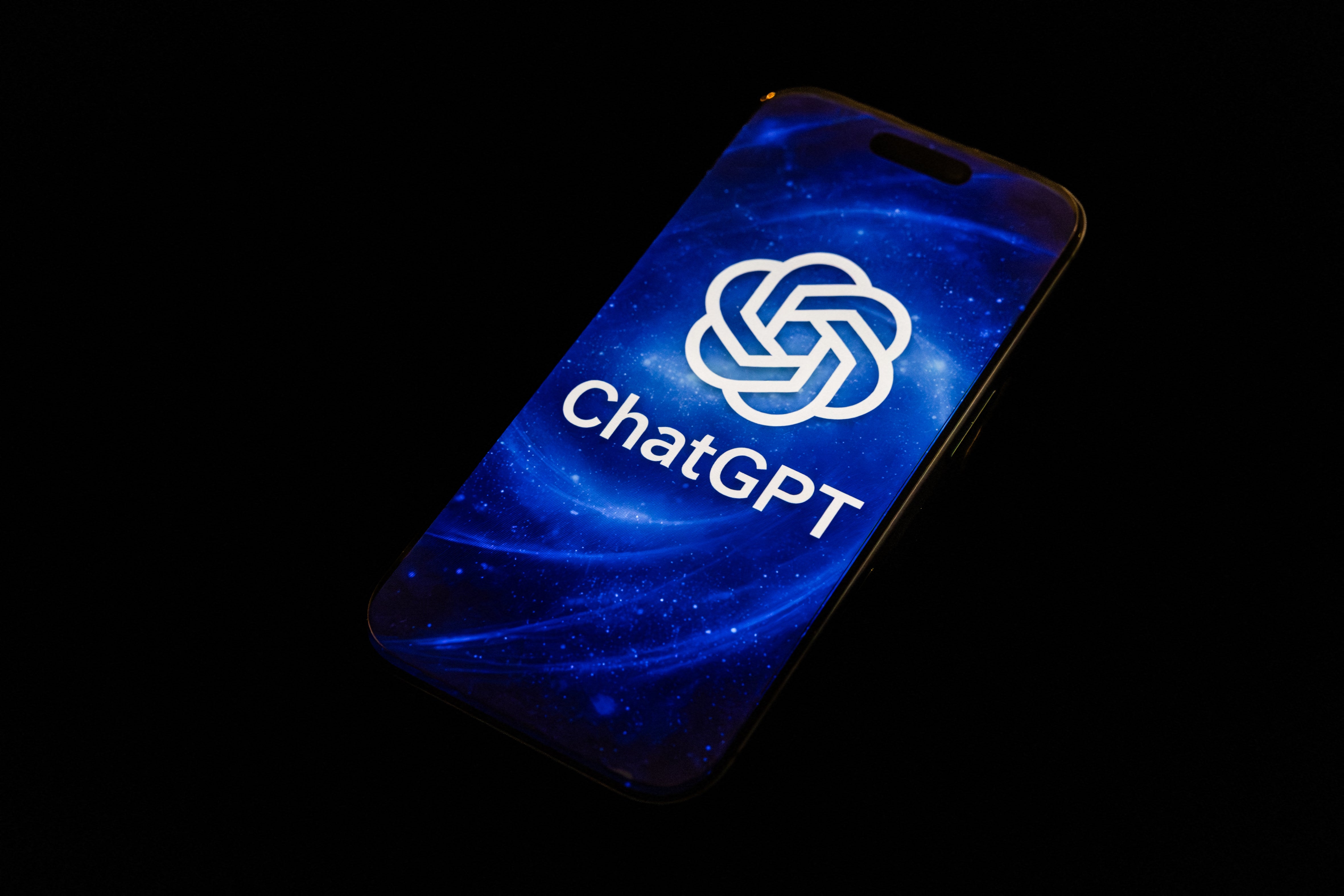 <p>Cada vez más empleados estadounidenses aseguran tratar a la inteligencia artificial como si fuera un compañero de trabajo humano</p>