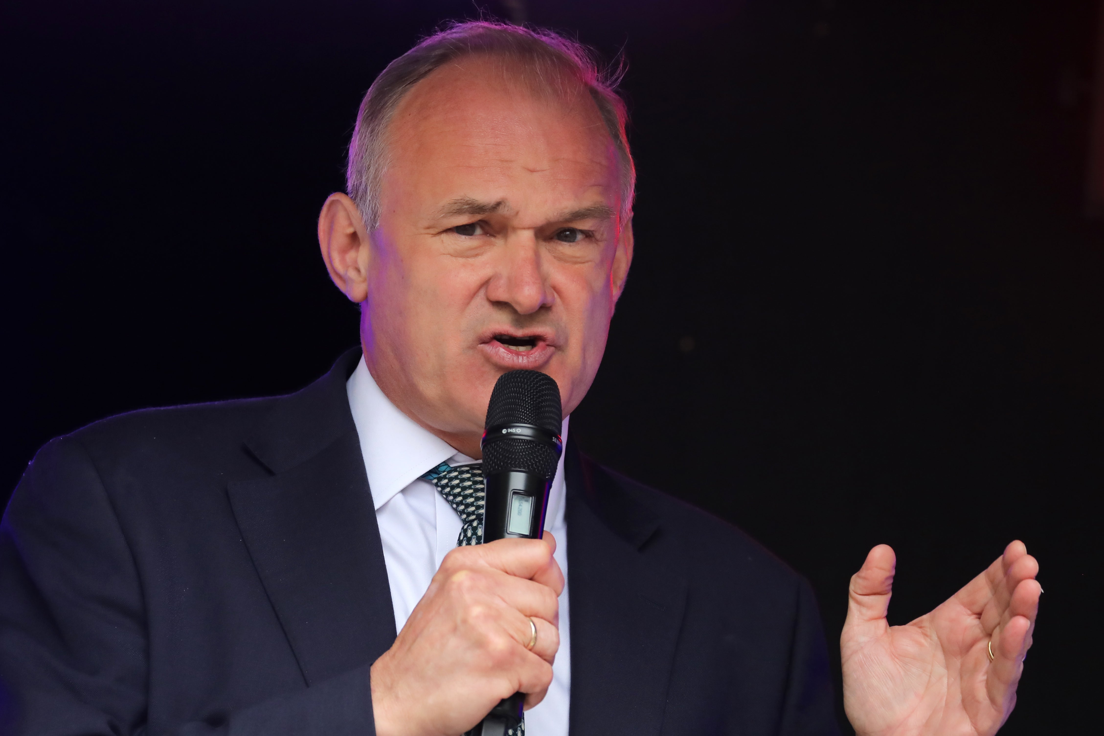 Lib Dem leader Sir Ed Davey has called on UK to start negotiations with the EU on a customs union