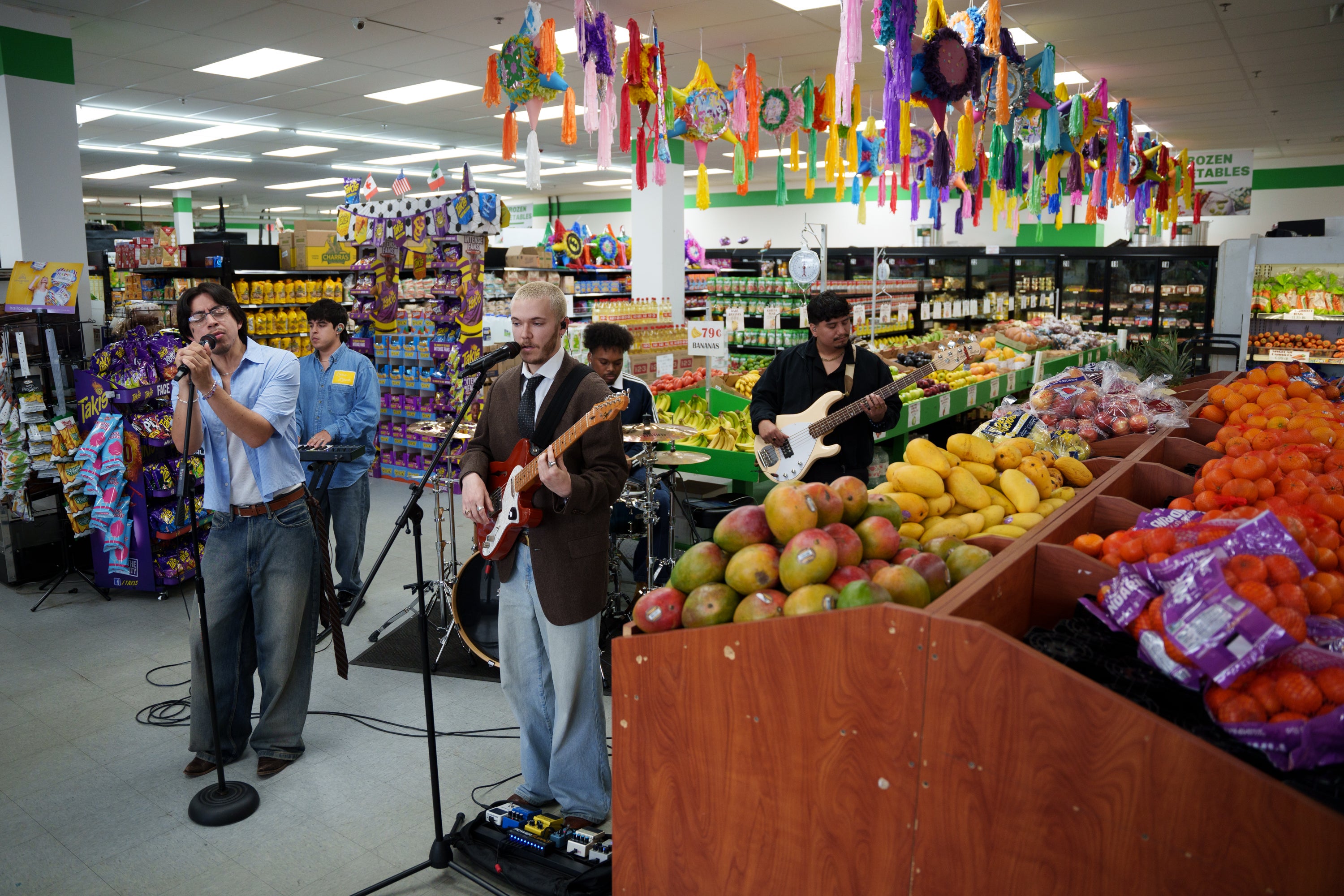 ESP-MUS EEUU-CONCIERTOS EN MERCADITO LATINO