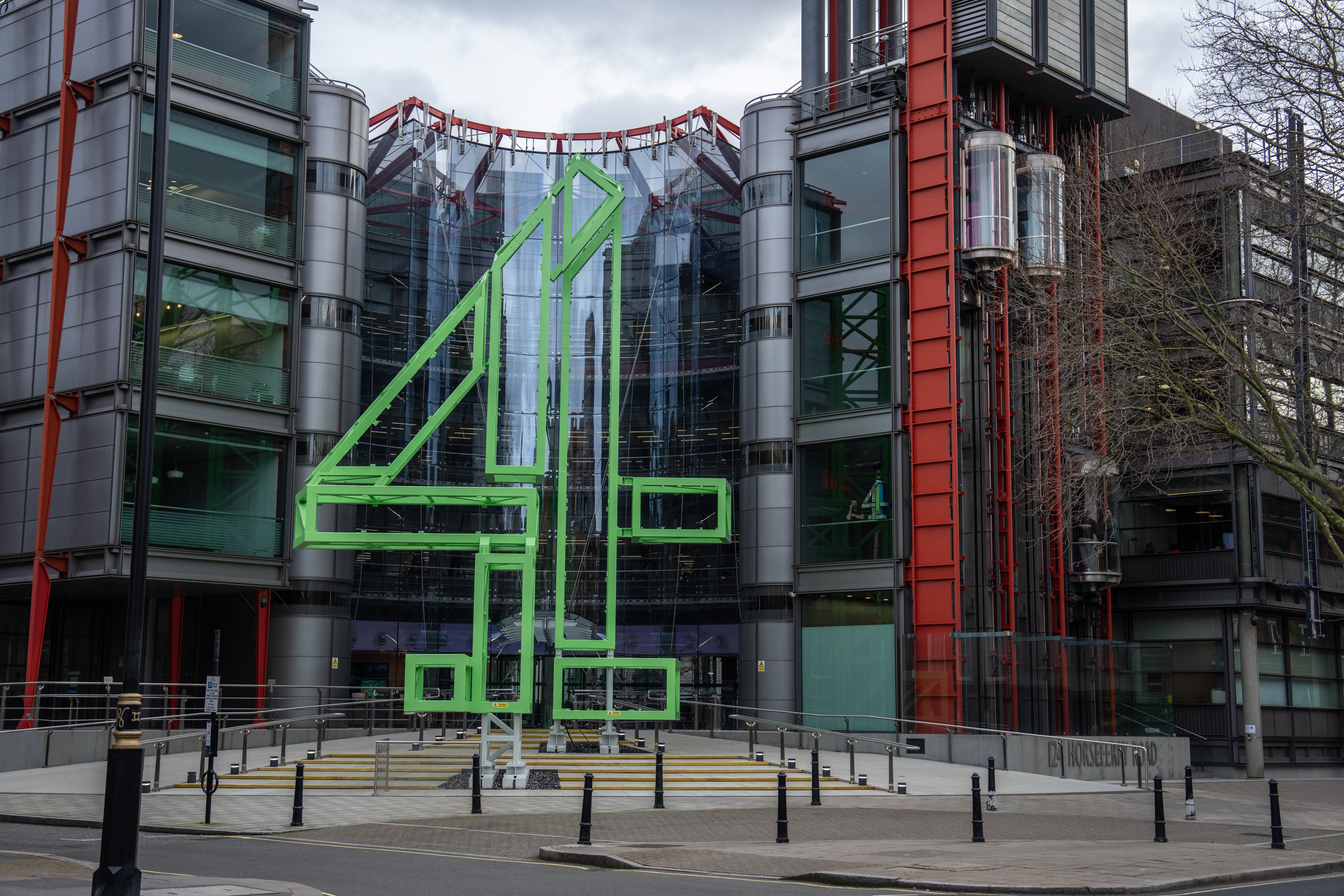O Channel 4 removeu todas as temporadas anteriores de Married At First Sight UK de suas plataformas de streaming após ‘alegações muito sérias’