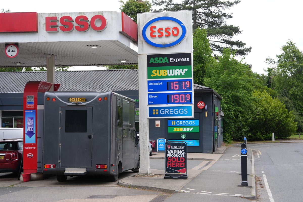 Petrol prices reach highest level of Iran oil crisis