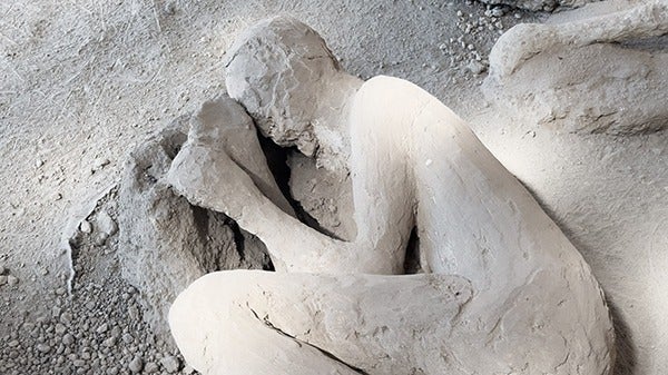 Pompeii victim found holding onto &lsquo;medical kit&rsquo; was a physician, scientists say