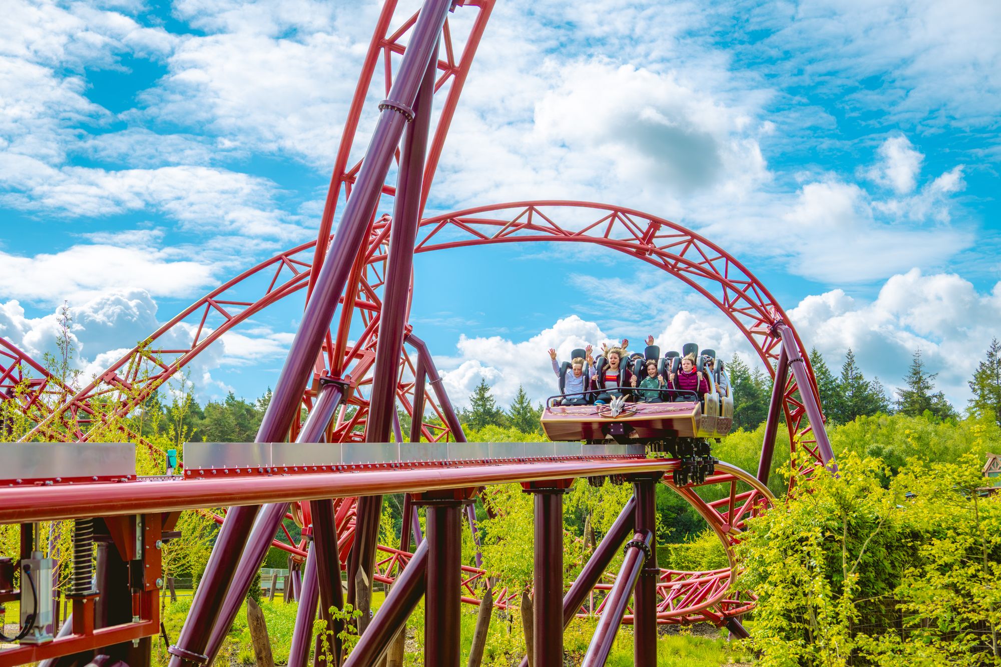 Drakon has a vertical lift hill