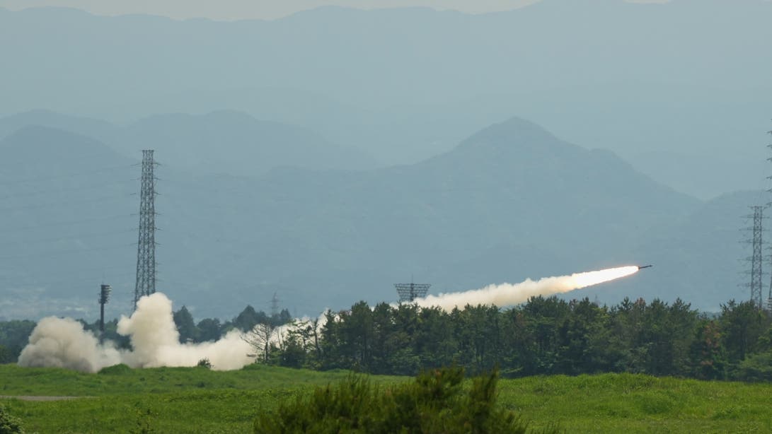 Gun That Shot Rockets US test fires mobile rocket system near Mount Fuji in rapid 'shoot and ...