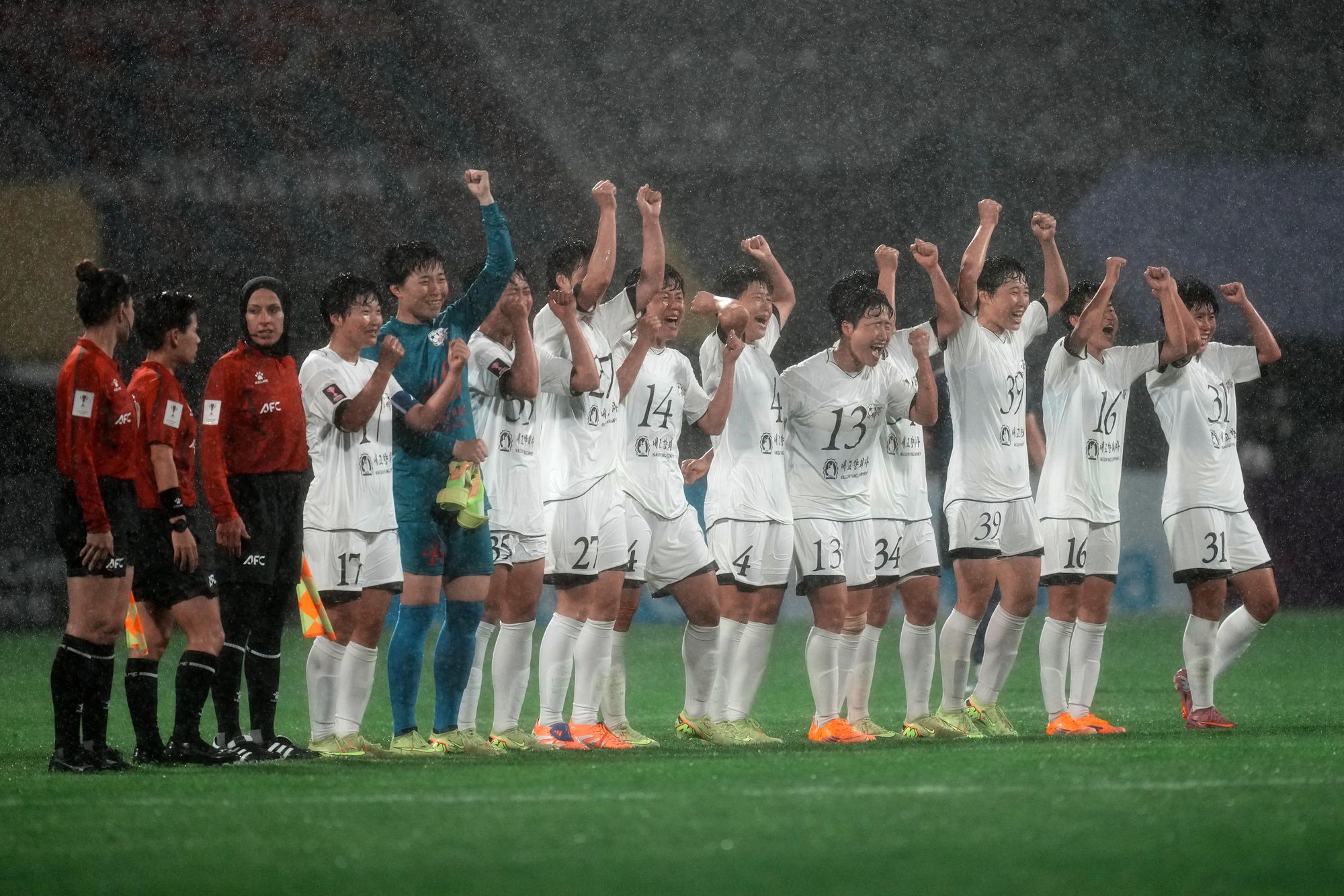 Naegohyang Women's FC celebrate their victory (AP Photo/Lee Jin-man)