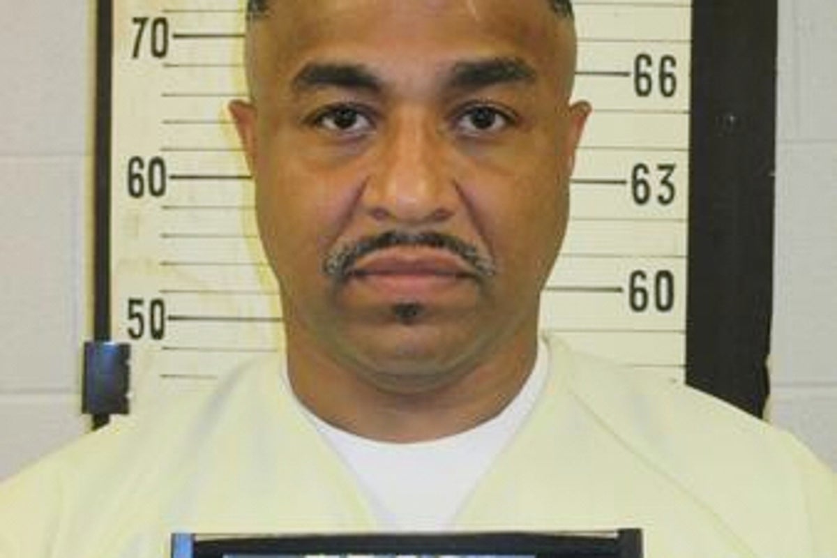 Tennessee death row inmate Tony Carruthers avoids execution after officials fail to find vein
