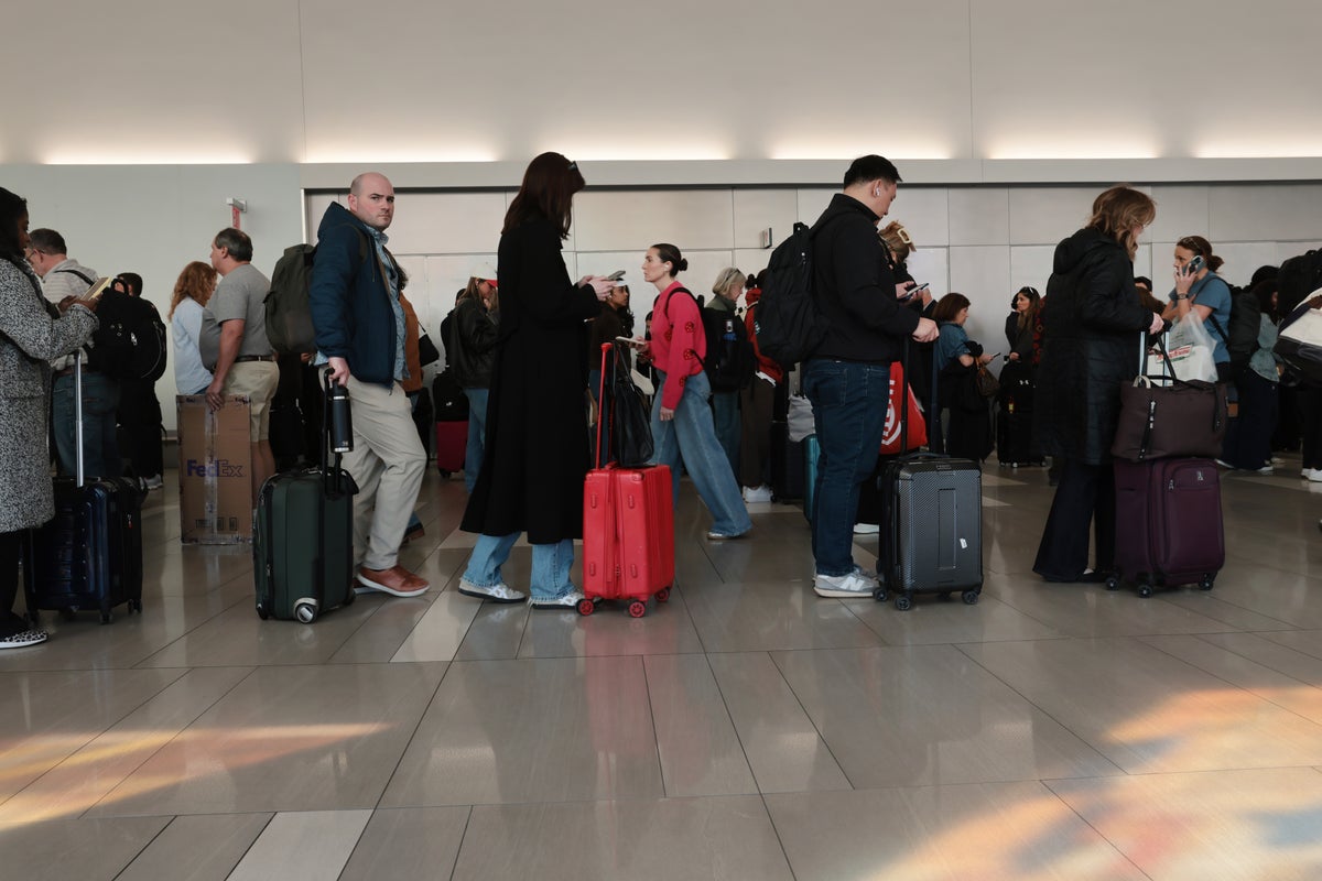 Sinkhole expected to keep New York LaGuardia airport runway shut until May 23