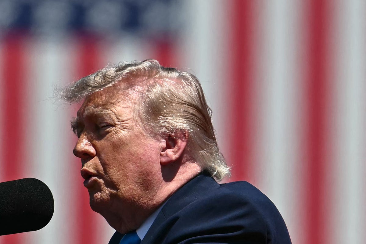 Dirty deal: Trump bailed himself out of IRS trouble and got a $1.8B slush fund for allies. Legal experts sound the alarm Anyone cutting checks to Trumps allies or throwing out tax investigations should start lawyering up, experts tell Alex Woodward