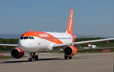 <p>On course: easyJet Airbus A320 at Geneva in Switzerland</p>