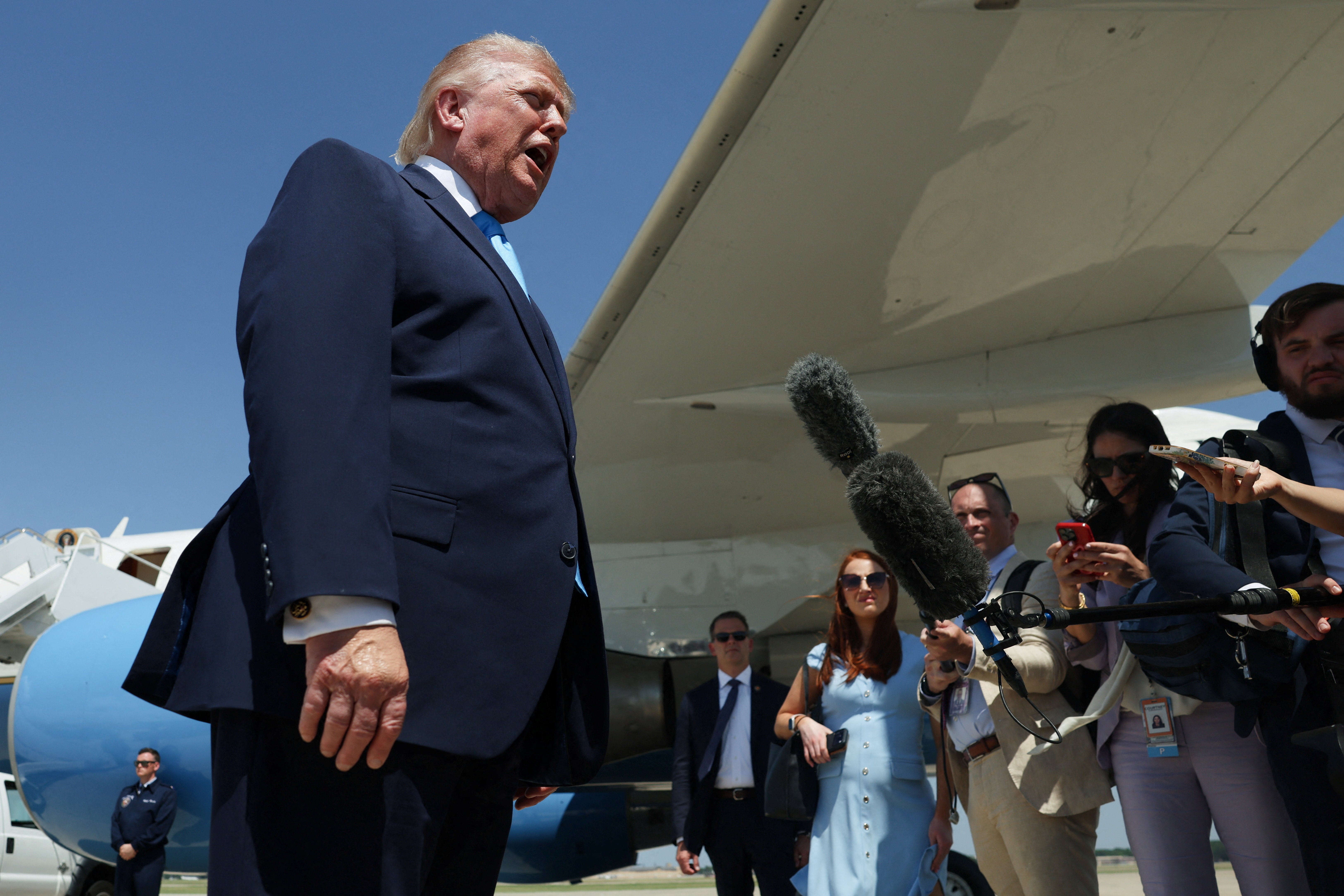 2026-05-20T190643Z_41569688_RC27DLARCLGO_RTRMADP_3_USA-TRUMP.JPG