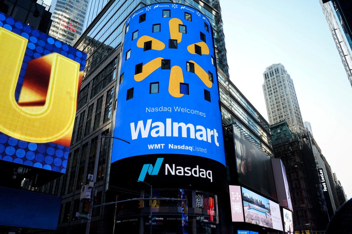 Bargain-hunting Americans are flocking to Walmart amid inflation pain