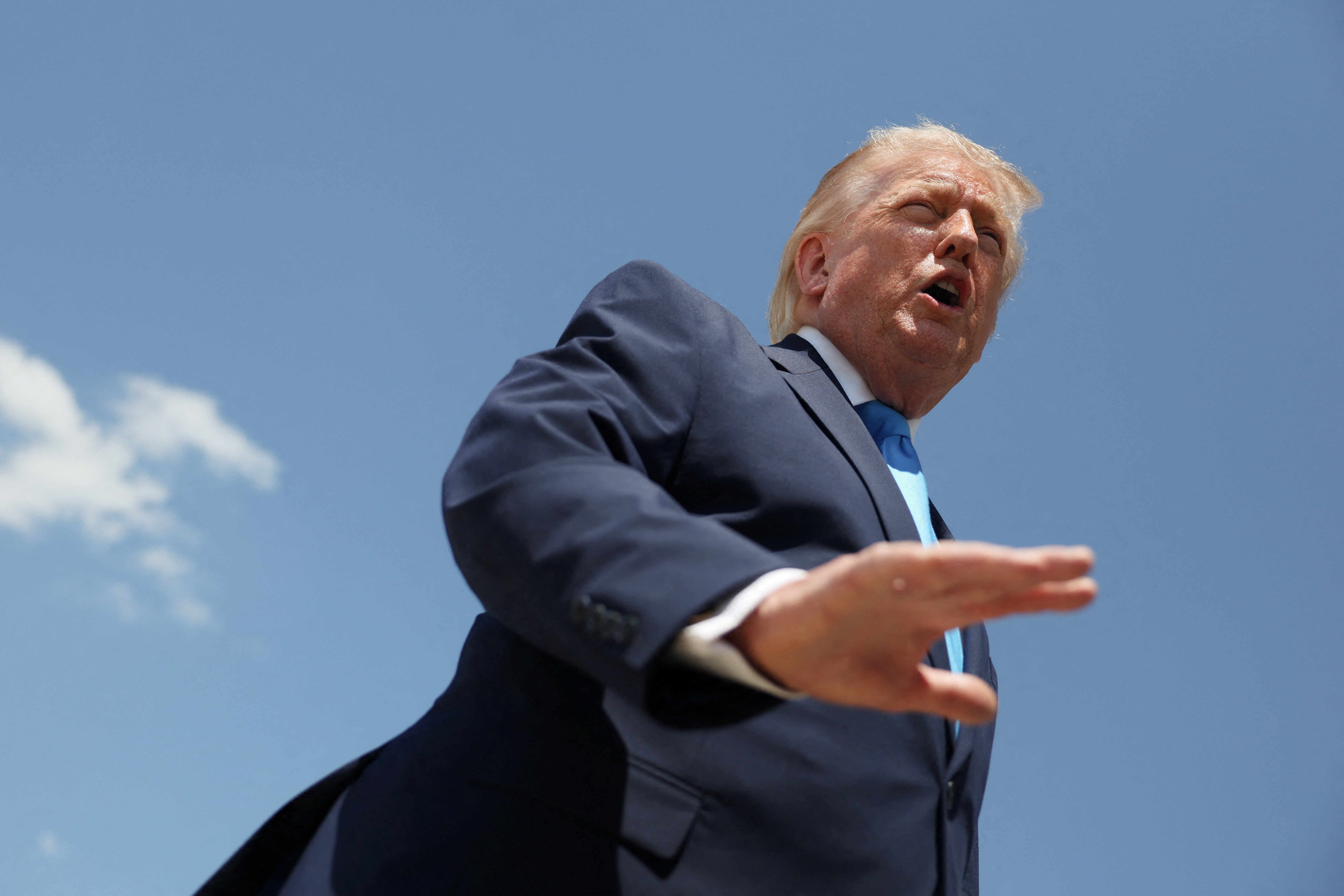 Trump's approval continues to plummet amid near-record gas prices