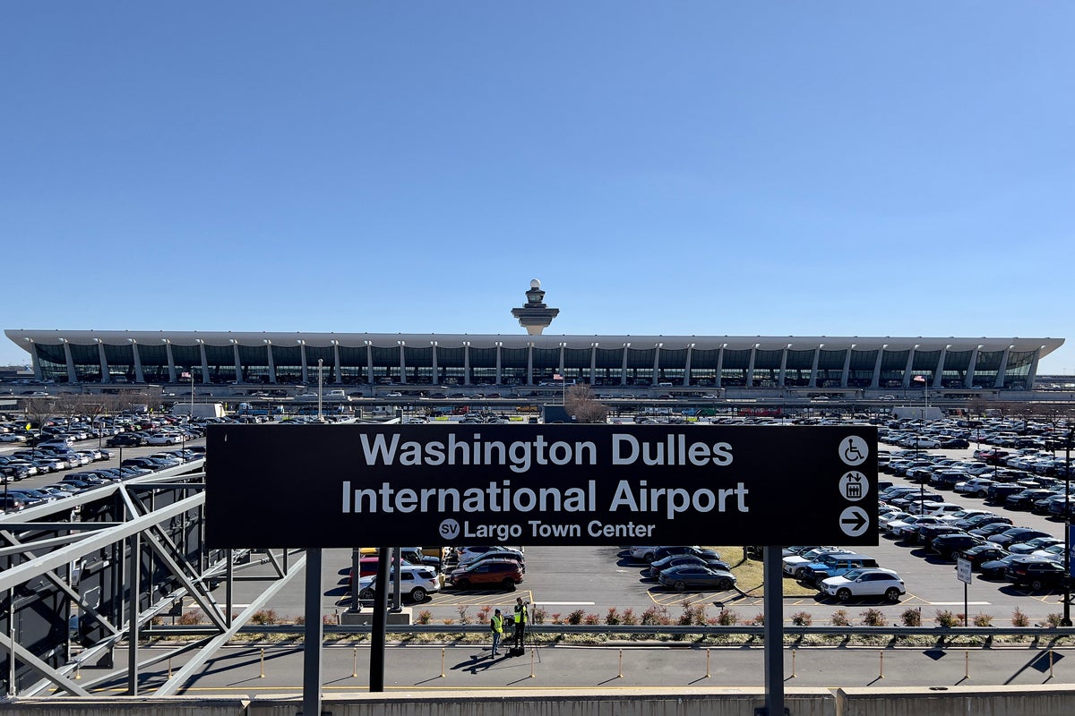 Travelers to US from Ebola-linked nations will now have to land at one specific airport