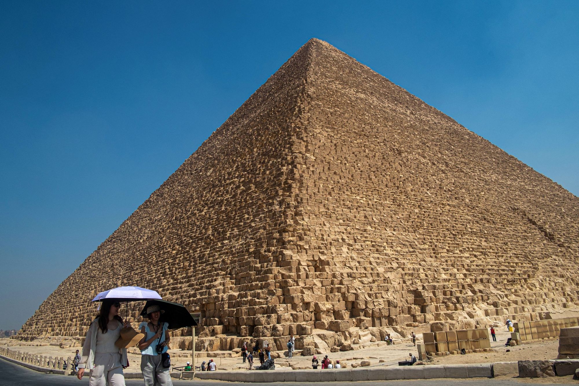 Scientists Finally Decode How Egypt s Great Pyramid Of Giza Withstood 