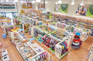 EK6R79 Pets at home interior store space