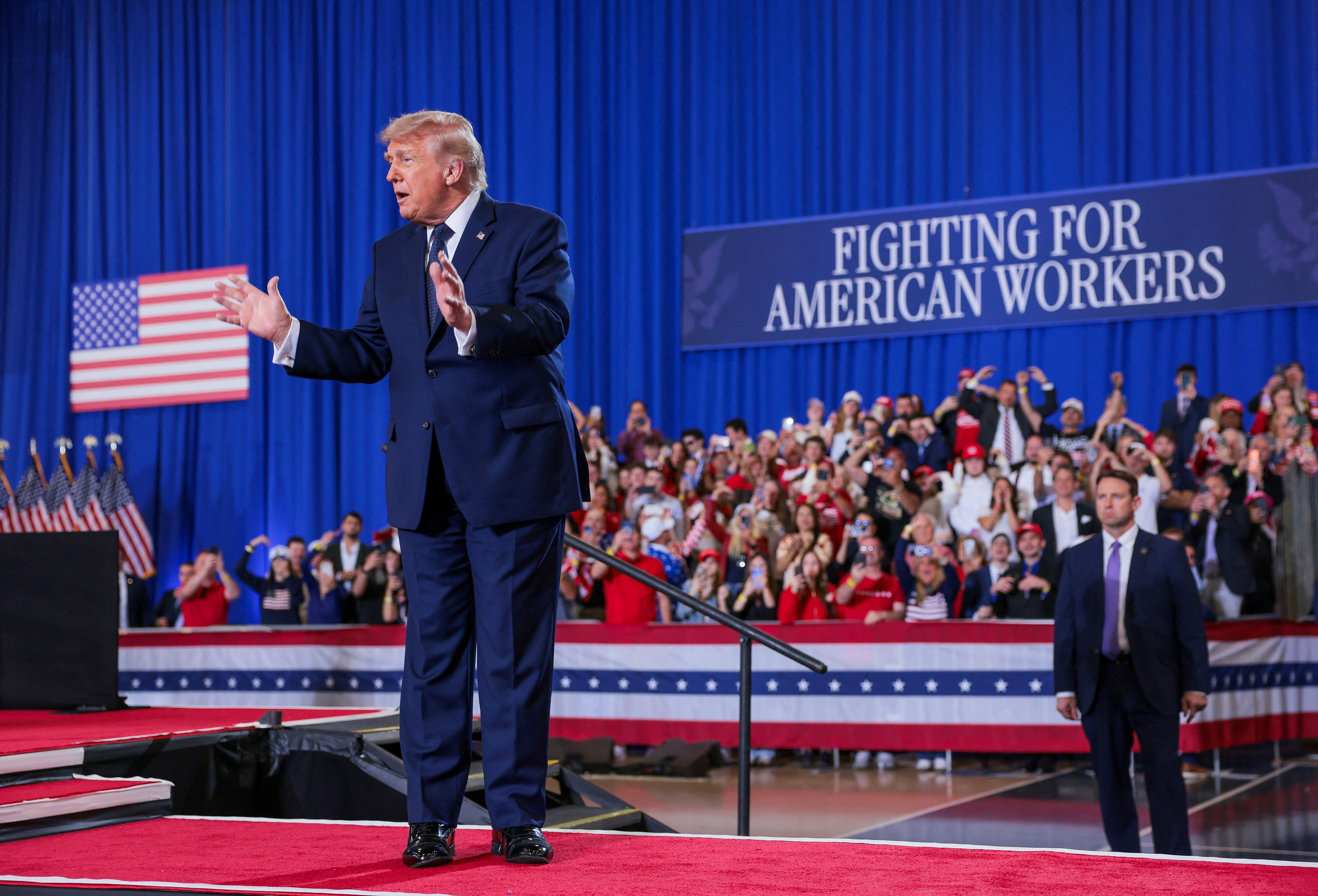 Voters have little confidence in Trump’s handling of the economy, according to recent polls, a troubling sign for midterm season