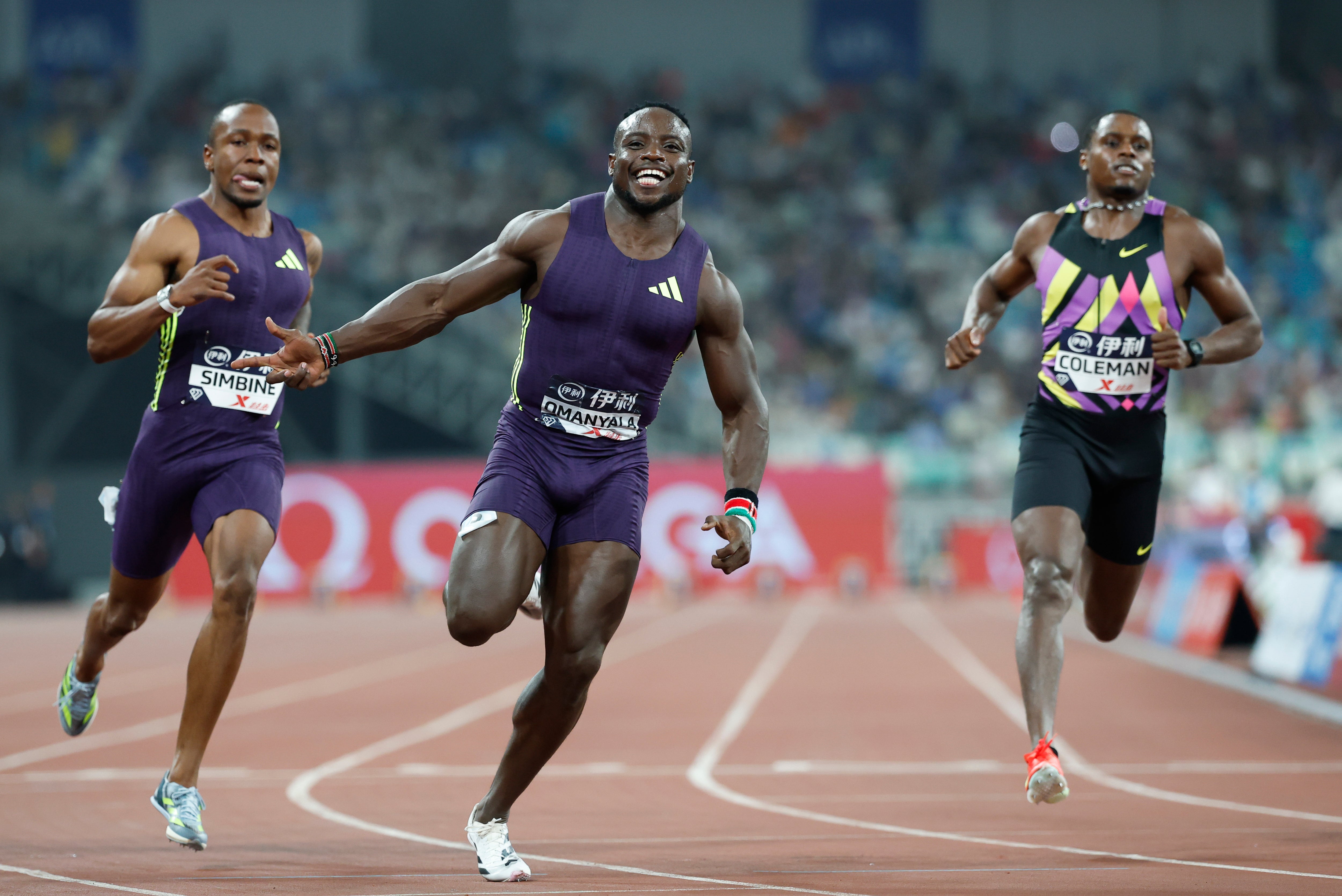 Ferdinand Omanyala surged to victory in the men’s 100m