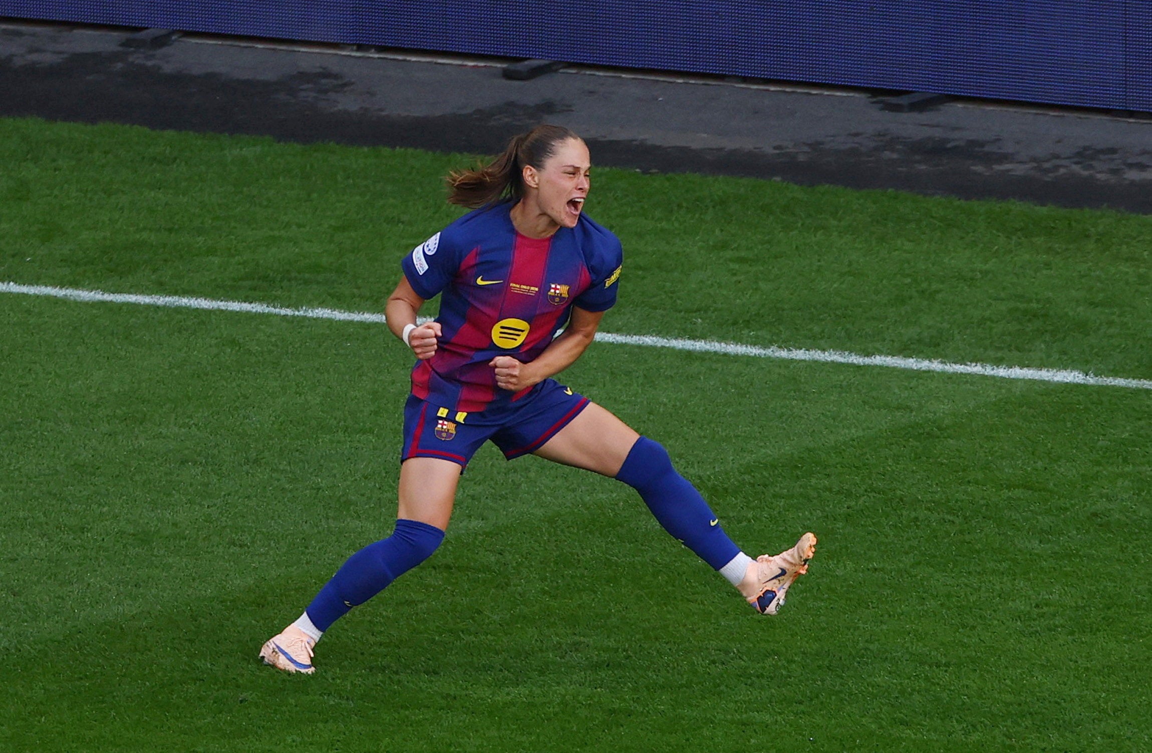 Ewa Pajor’s brace set Barcelona on their way in the final