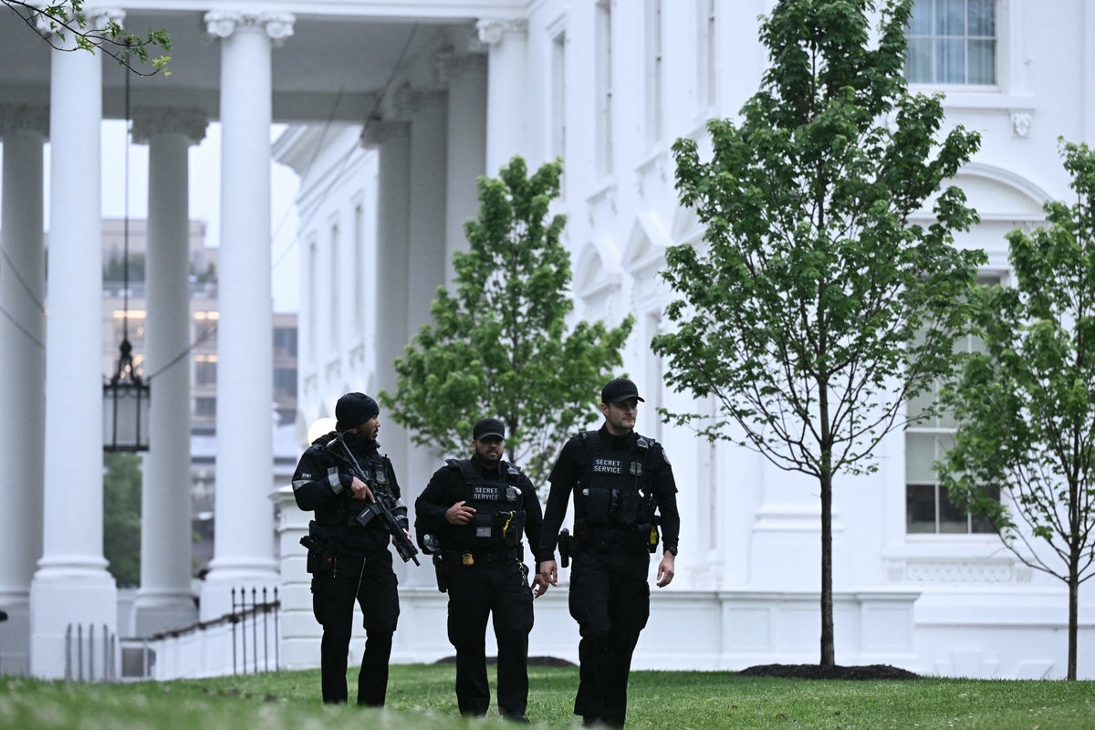 White House shooting live: Two people were shot as gunfire breaks out near executive mansion