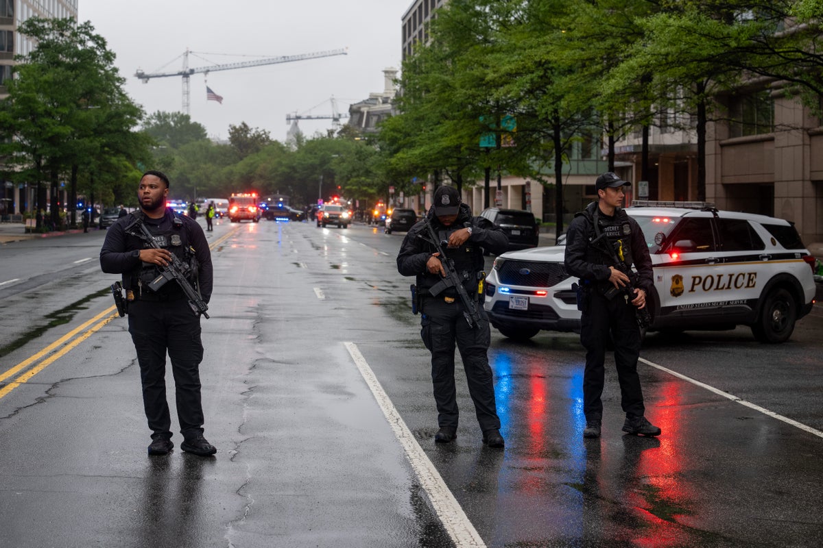 White House shooting leaves suspect dead and another injured