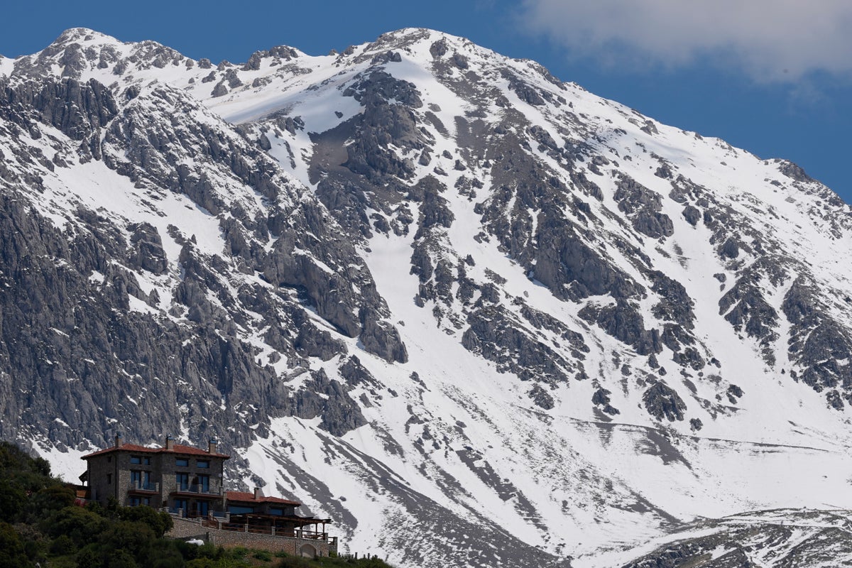 Shrinking snowfall threatens famous ski town as it alters the economy
