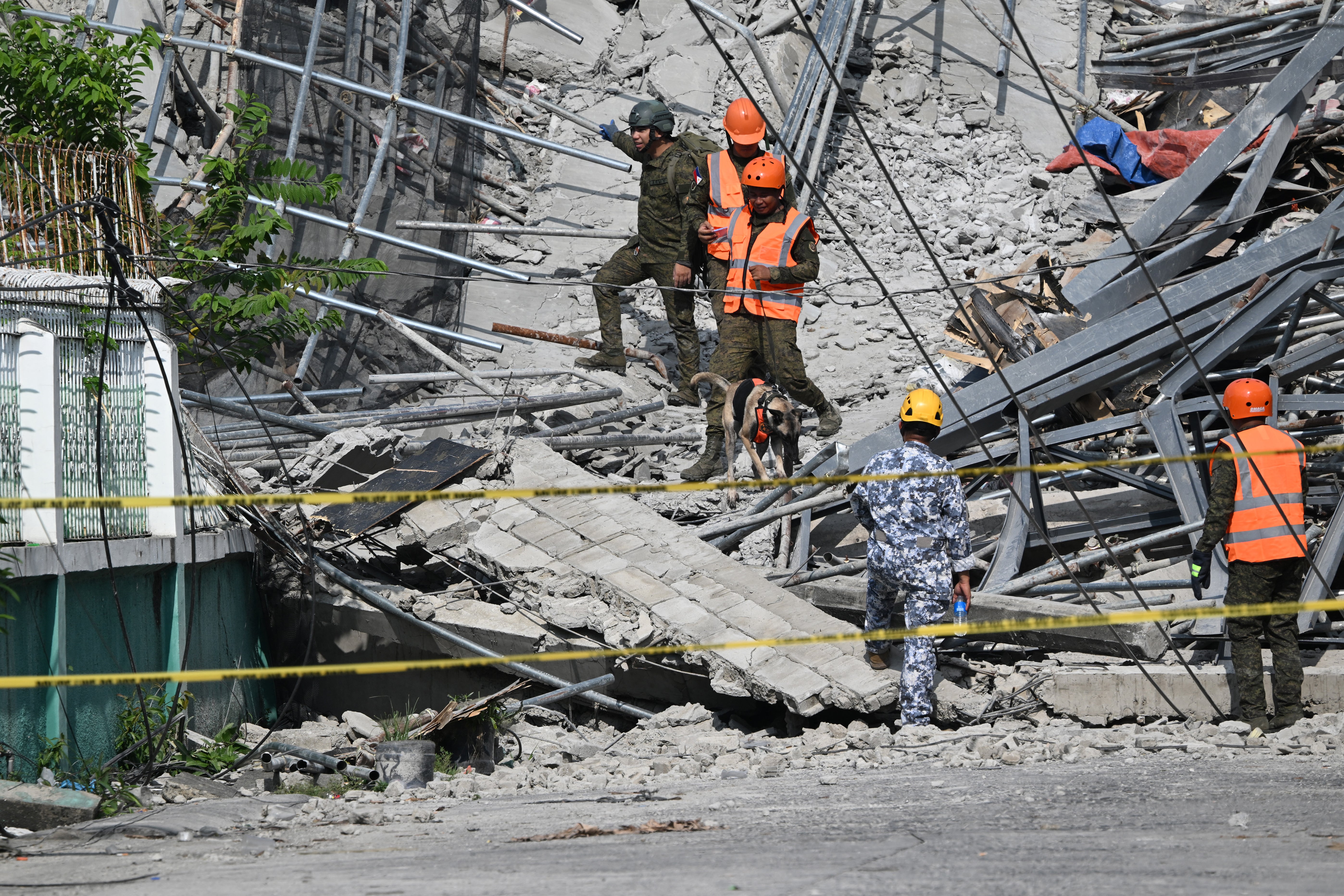 independent.co.uk - Jim Gomez - At least 3 dead and 17 missing after hotel collapses in Philippines