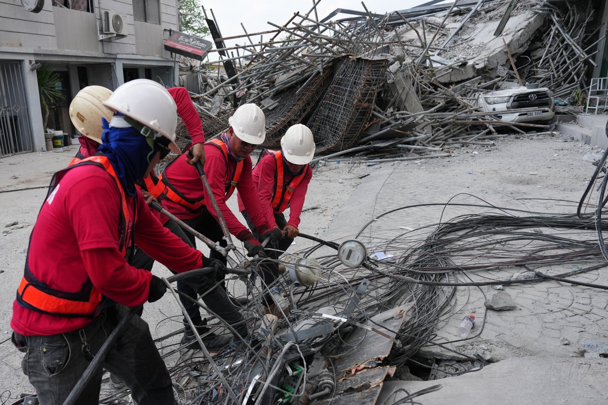 3 dead, 17 mostly workers still missing in collapse of unfinished hotel in Philippines – UK Times 3 dead, 17 mostly workers still missing in collapse of unfinished hotel in Philippines – UK Times