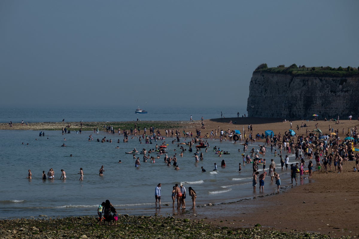 Hottest May day ever recorded in the UK as temperatures top 33C – and could still go higher – UK Times