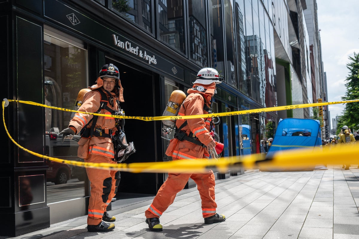 At least 20 people fall ill after man sprays liquid inside luxury Tokyo mall – UK Times At least 20 people fall ill after man sprays liquid inside luxury Tokyo mall – UK Times