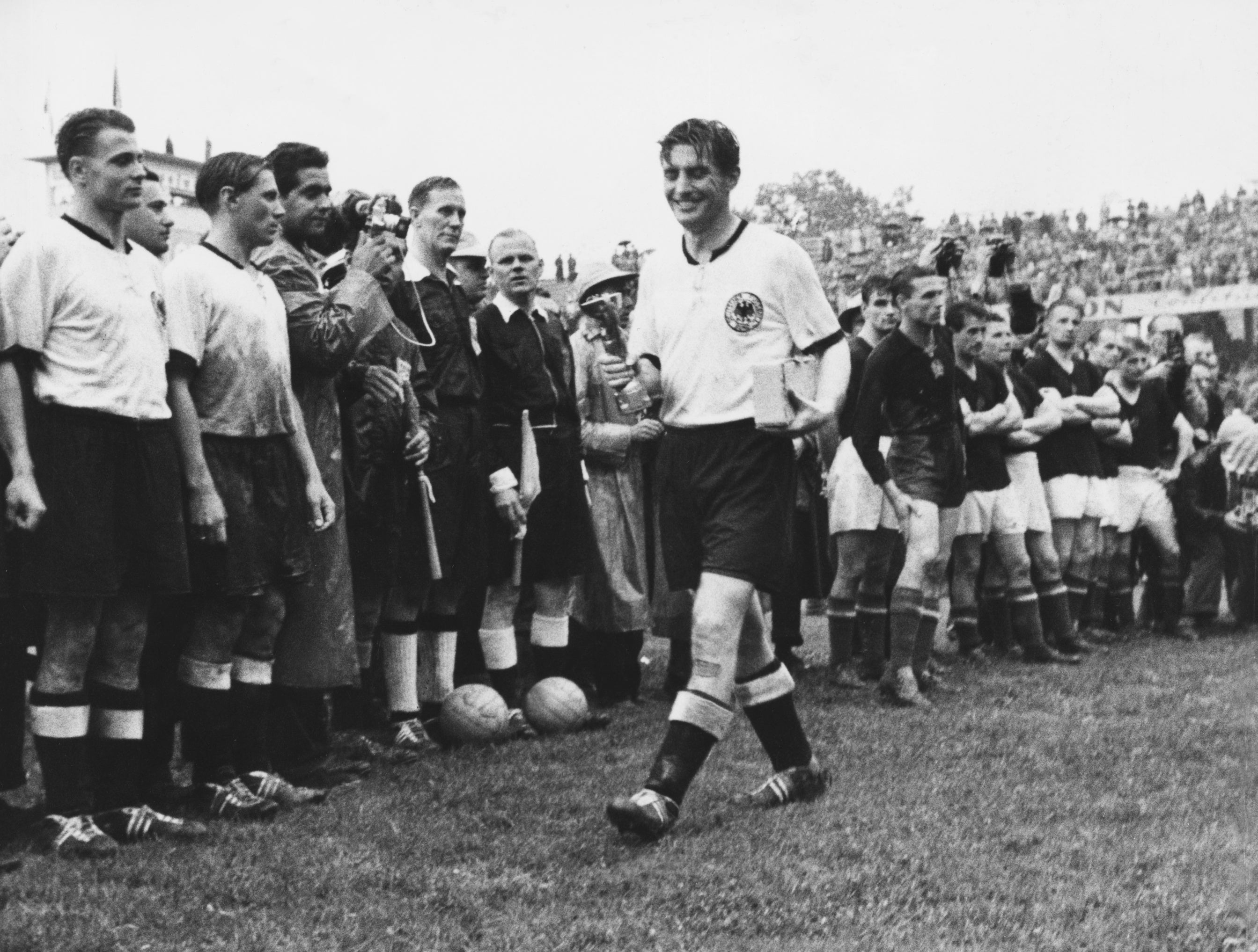 Fritz Walter (centre) was the inspiration behind West Germany’s “Miracle of Bern” (ullstein bild/Getty)