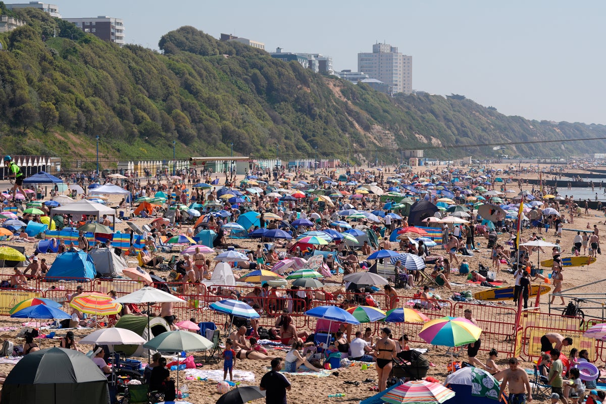 UK records hottest day in May ever as temperatures continue to soar