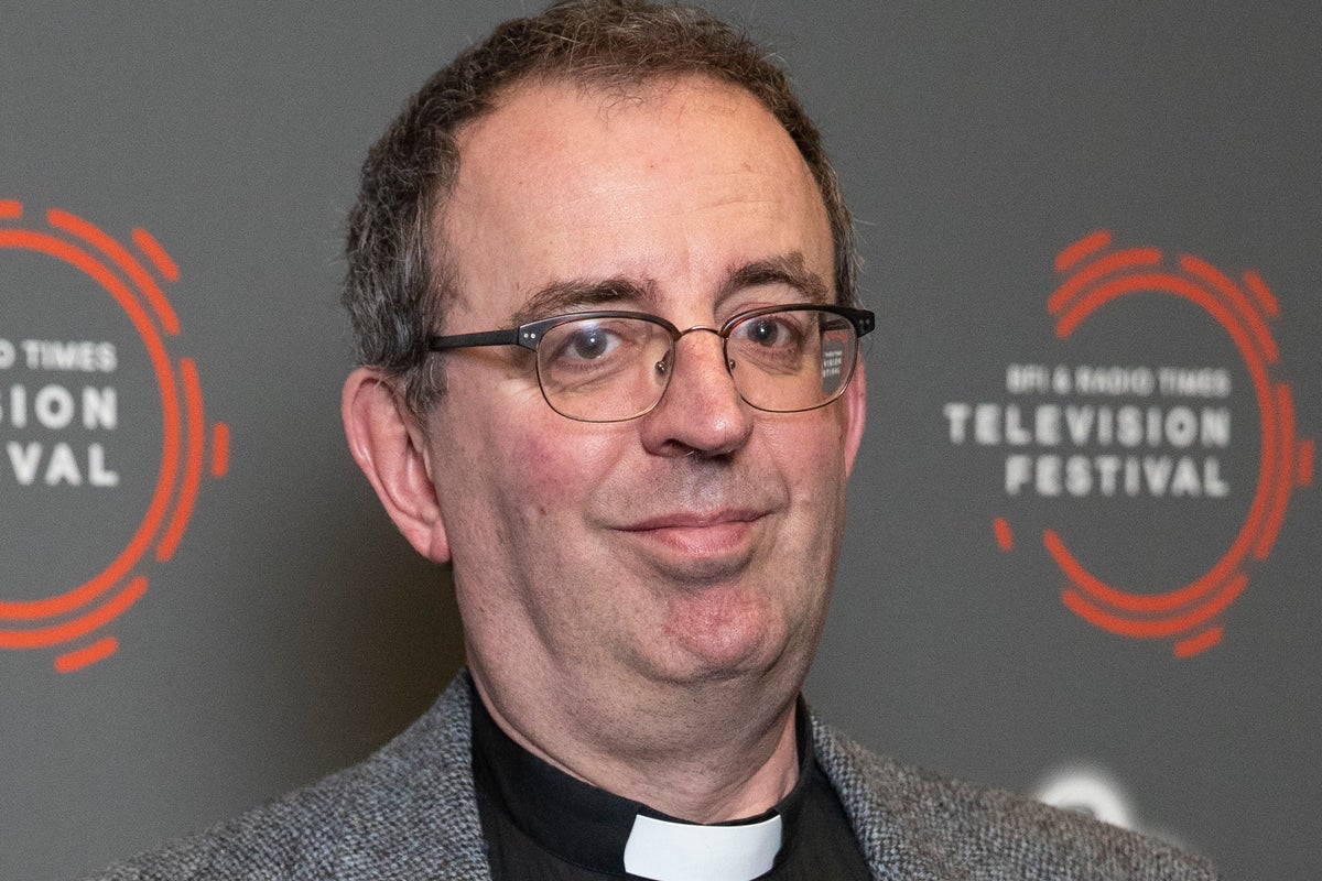 Reverend Richard Coles admits to breaking the law by burying people with pets’ ashes – UK Times Reverend Richard Coles admits to breaking the law by burying people with pets’ ashes – UK Times