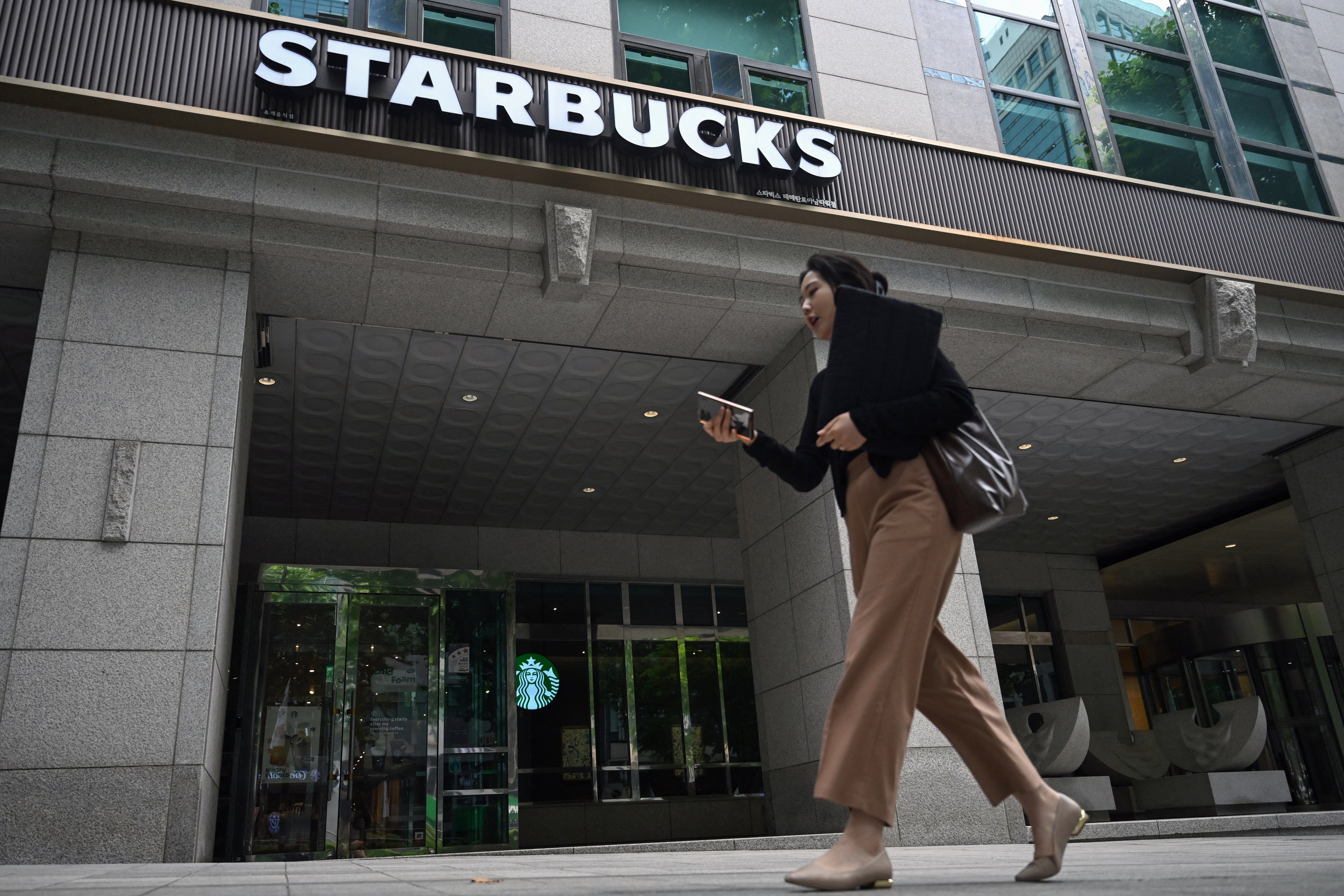 independent.co.uk - Heekyong Yang - Starbucks Korea suffers sales slump after backlash over marketing campaign