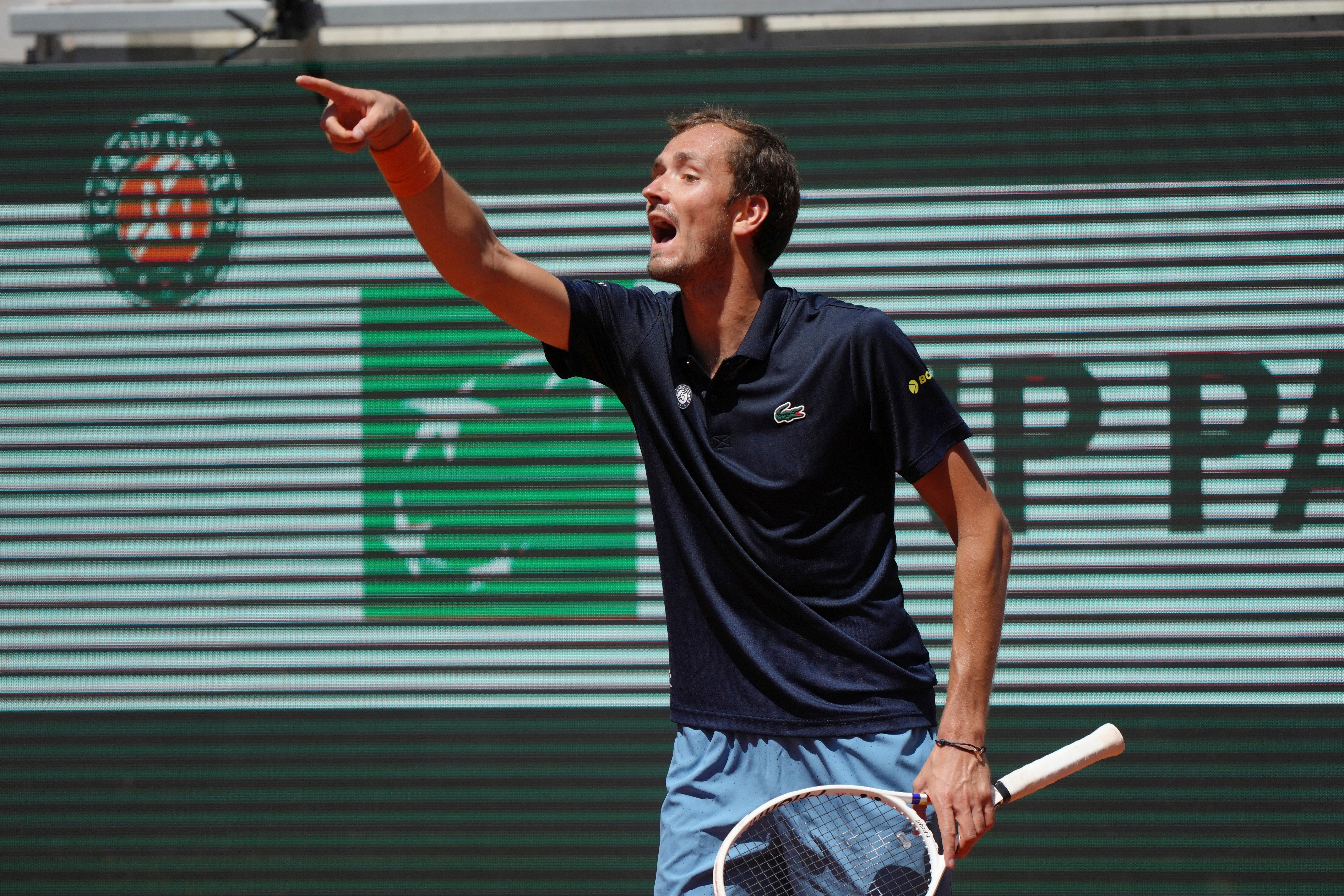 Daniil Medvedev shouts during his five-set loss (Aurelien Morissard/AP)