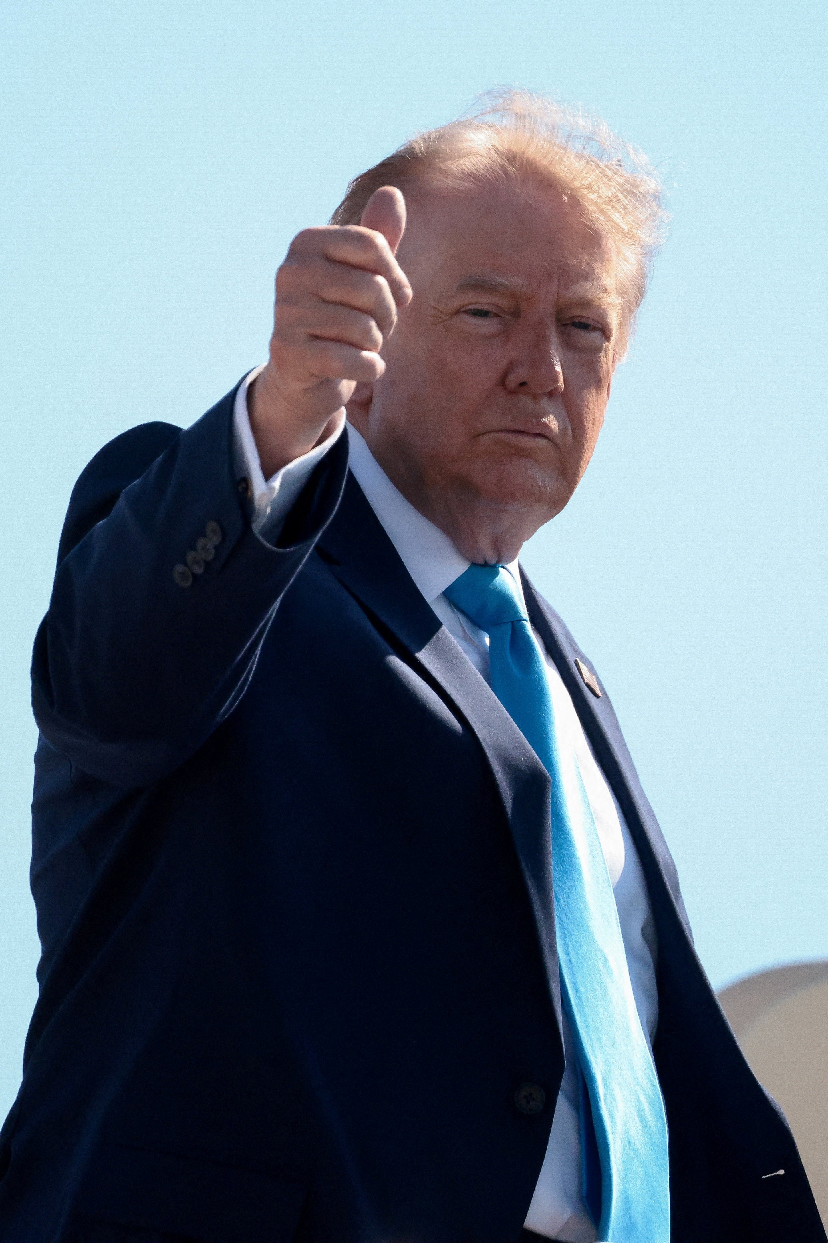Trump wants all federal workers to sign non-disclosure agreements in latest crackdown on media leaks