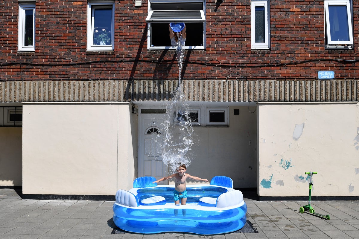 Swap paddling pools for water blasters to keep cool in heatwave, Britons urged