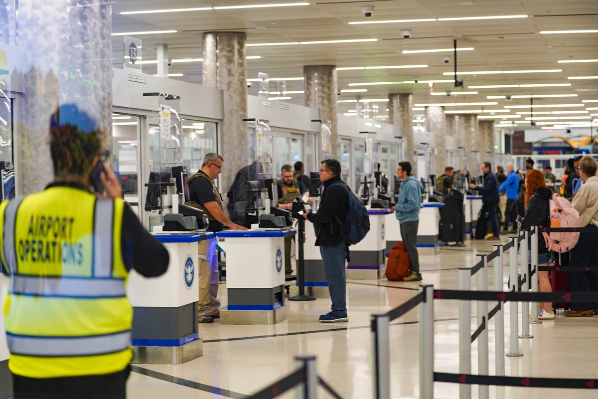 Trump team is ‘drawing up’ plans to stop international flights to some Democratic cities