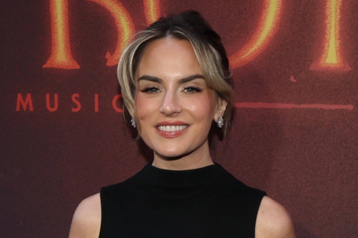 Singer JoJo reacts after learning Broadway’s Chess will close two days before her first performance Singer JoJo reacts after learning Broadway’s Chess will close two days before her first performance