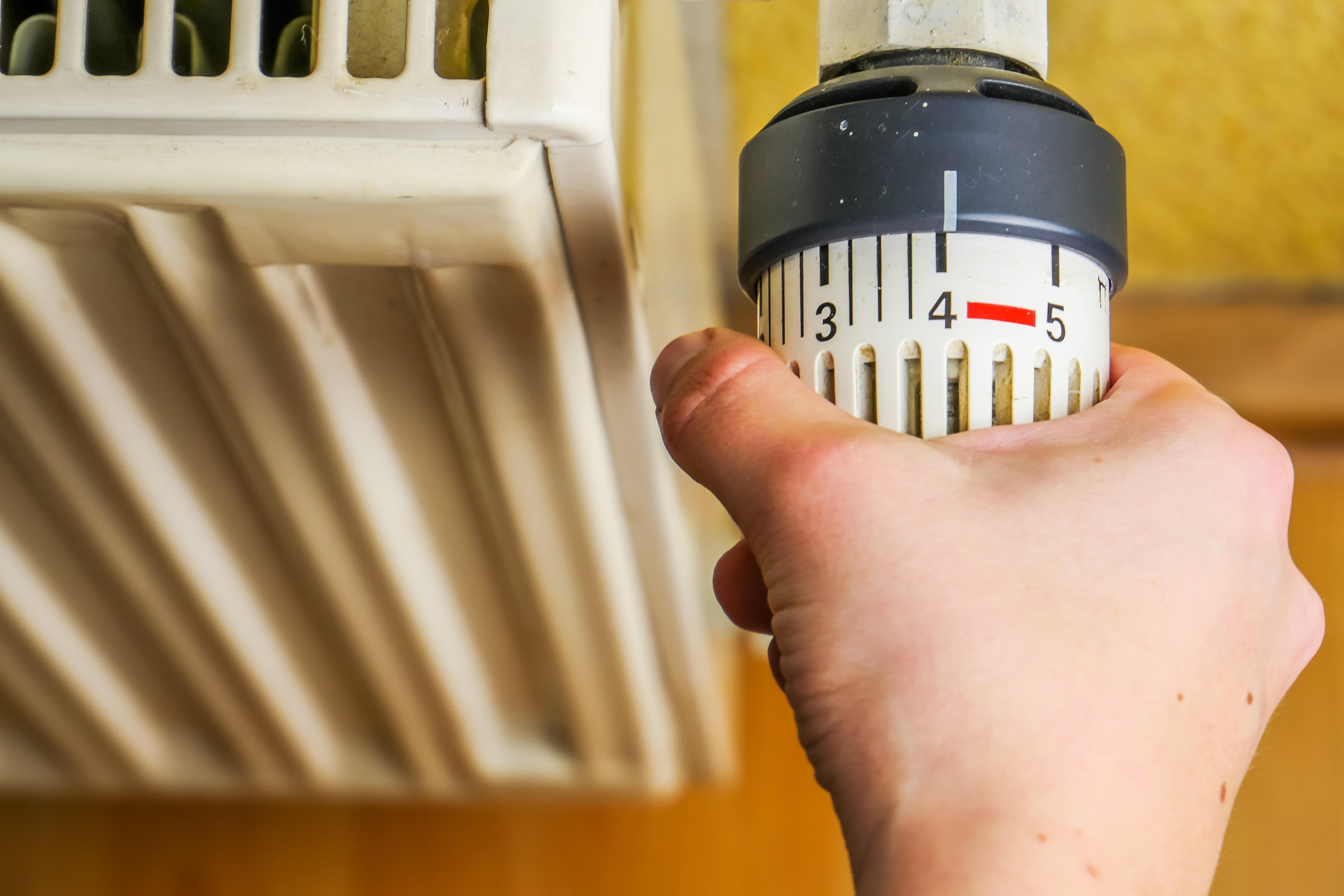 By allowing you to control the temperature of individual rooms, thermostatic radiator valves prevent you from overheating unused spaces