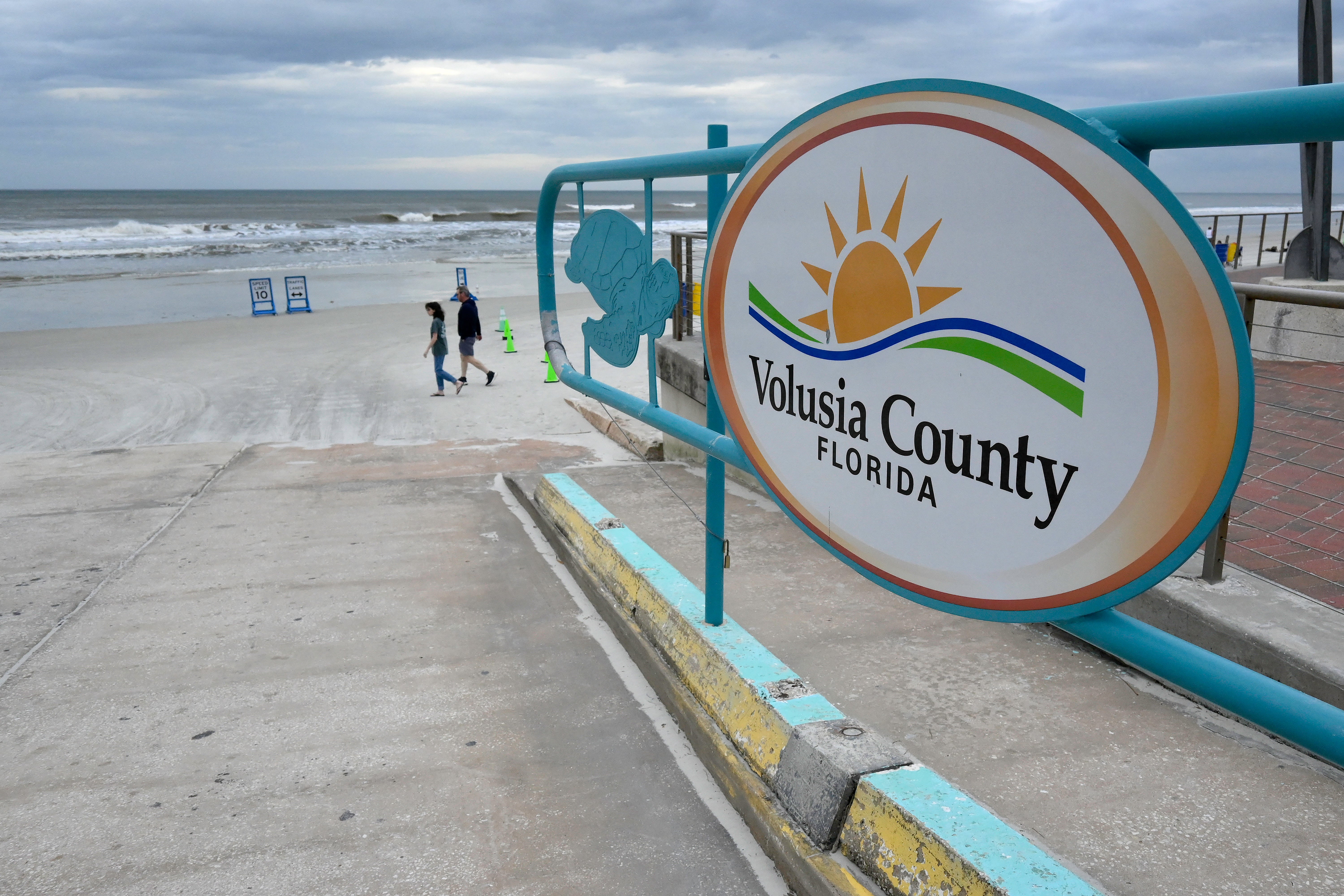 The incident unfolded on May 23 at New Smyrna Beach in Volusia County, Florida