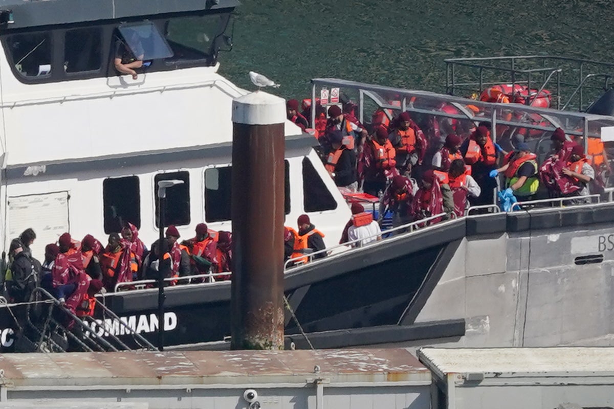 More than 1,000 migrants arrive in UK after crossing English Channel during heatwave More than 1,000 migrants arrive in UK after crossing English Channel during heatwave
