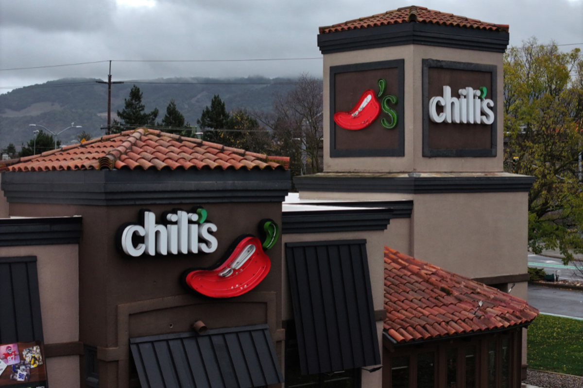 Chili’s lands hit-making pop star to bring back its popular ‘Baby Back Ribs’ jingle