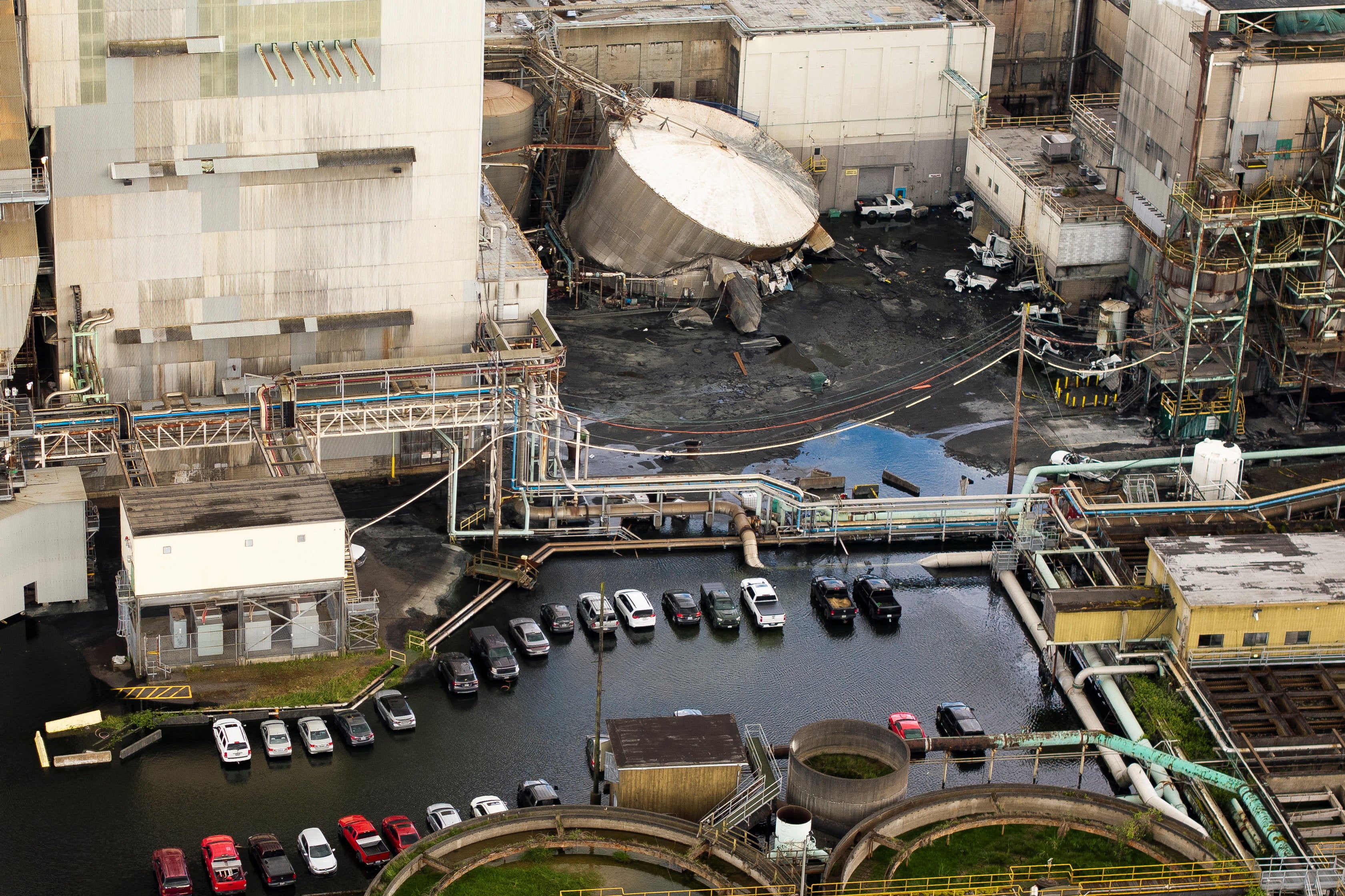 Officials said Tuesday night that there was no hope for survivors after a 900,000-gallon tank filled with white liquor at Nippon Dynawave Packaging in Longview ruptured Tuesday