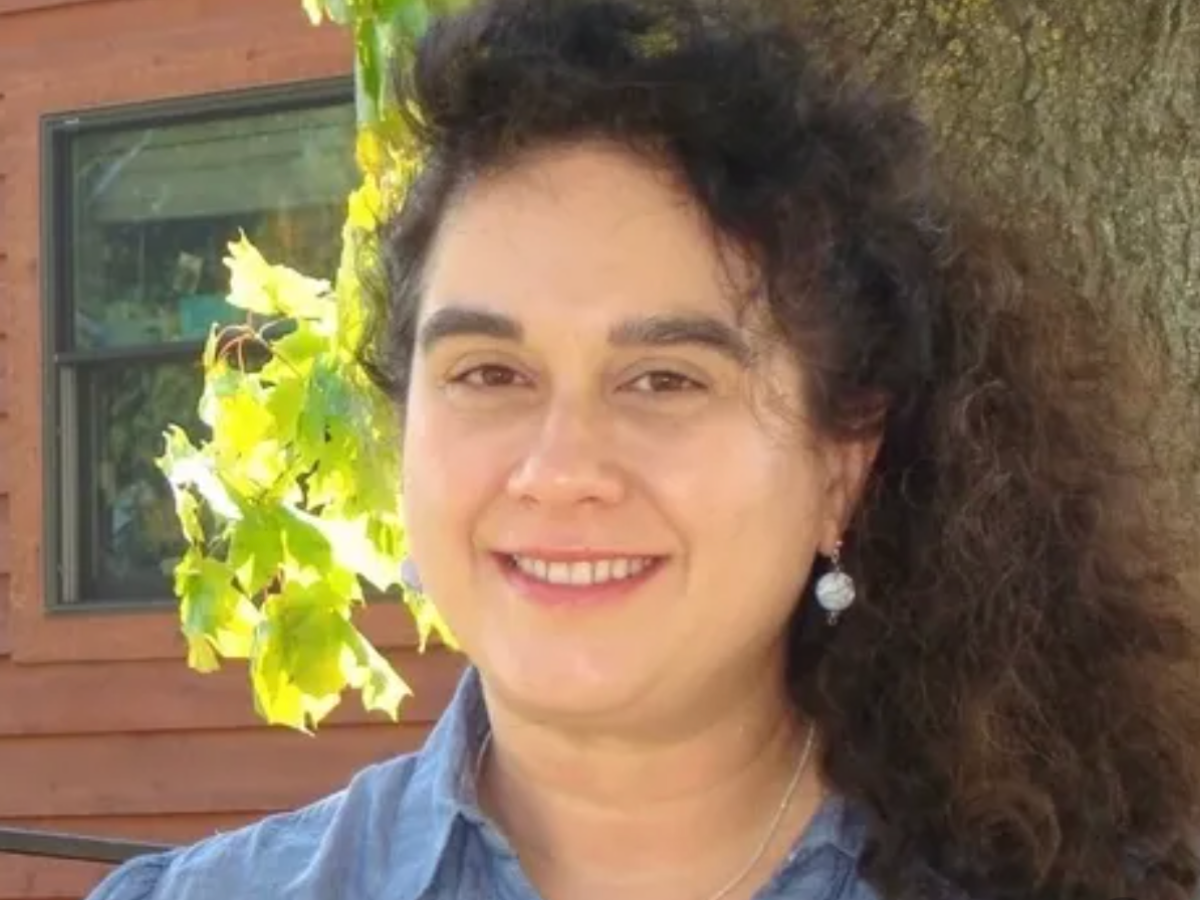 Lisa M. Bragg-Hurlburt had 44 stab wounds, primarily to her neck and upper back, an autopsy revealed
