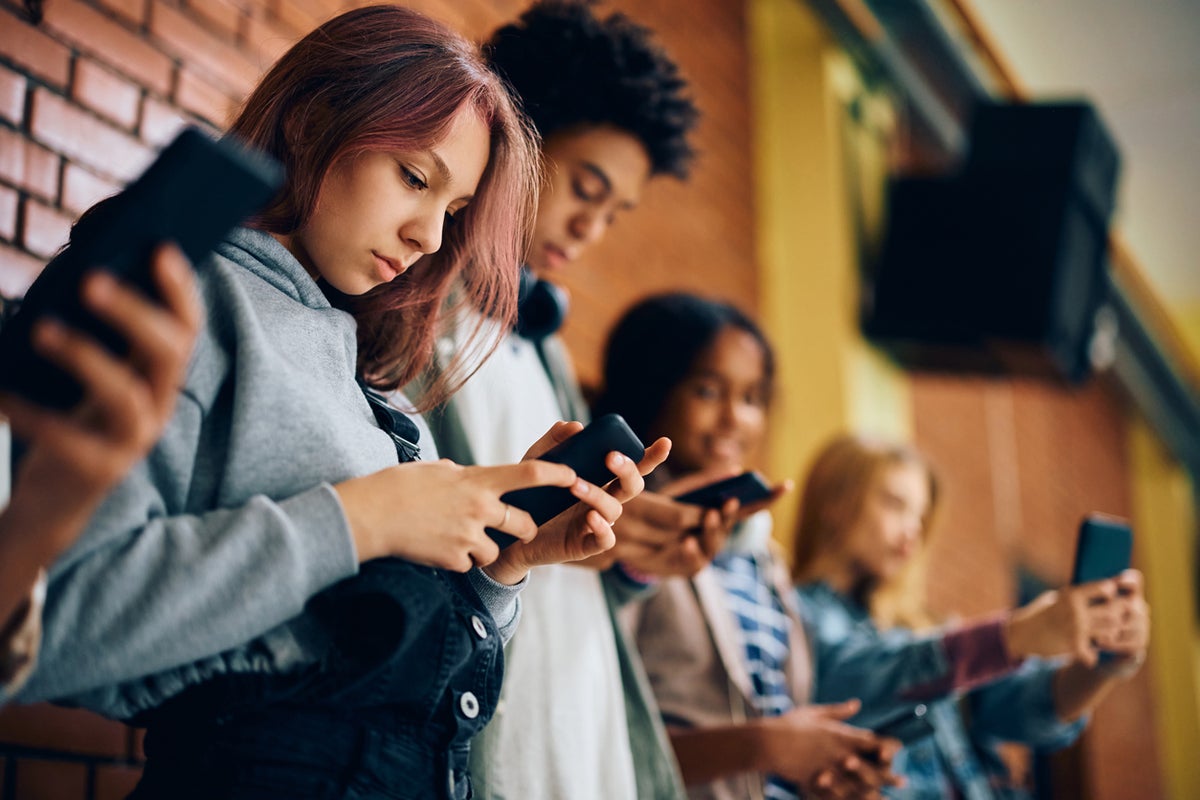 Parents delayed giving school pupils smartphones – it made their children and the overall group happier Parents delayed giving school pupils smartphones – it made their children and the overall group happier