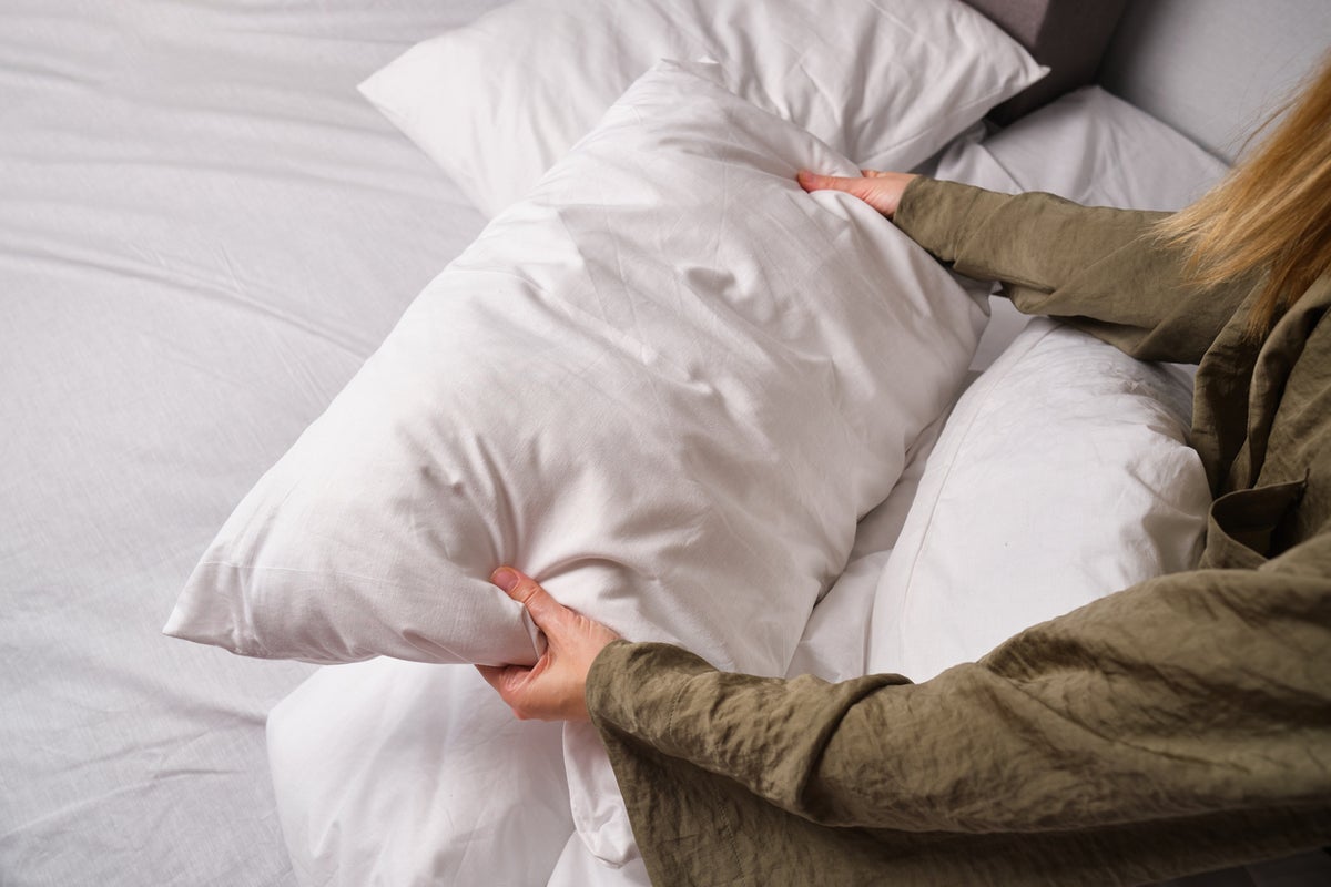 When to replace your pillows, according to sleep experts – UK Times When to replace your pillows, according to sleep experts – UK Times