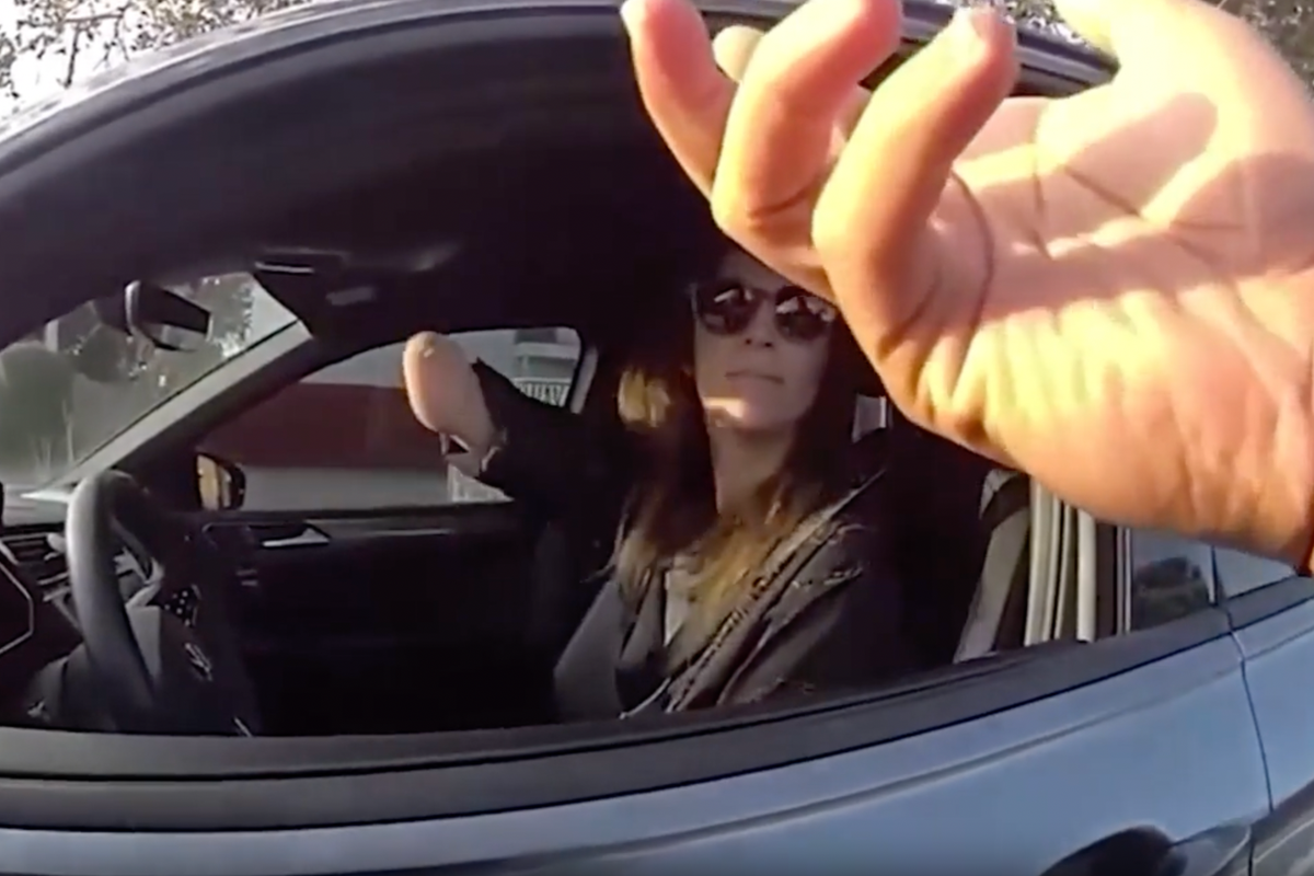 Cop pulls over disabled driver for holding phone in hand that doesn’t exist
