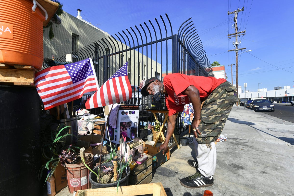 Trump promised to house 6,000 homeless veterans. He then budgeted zero ...